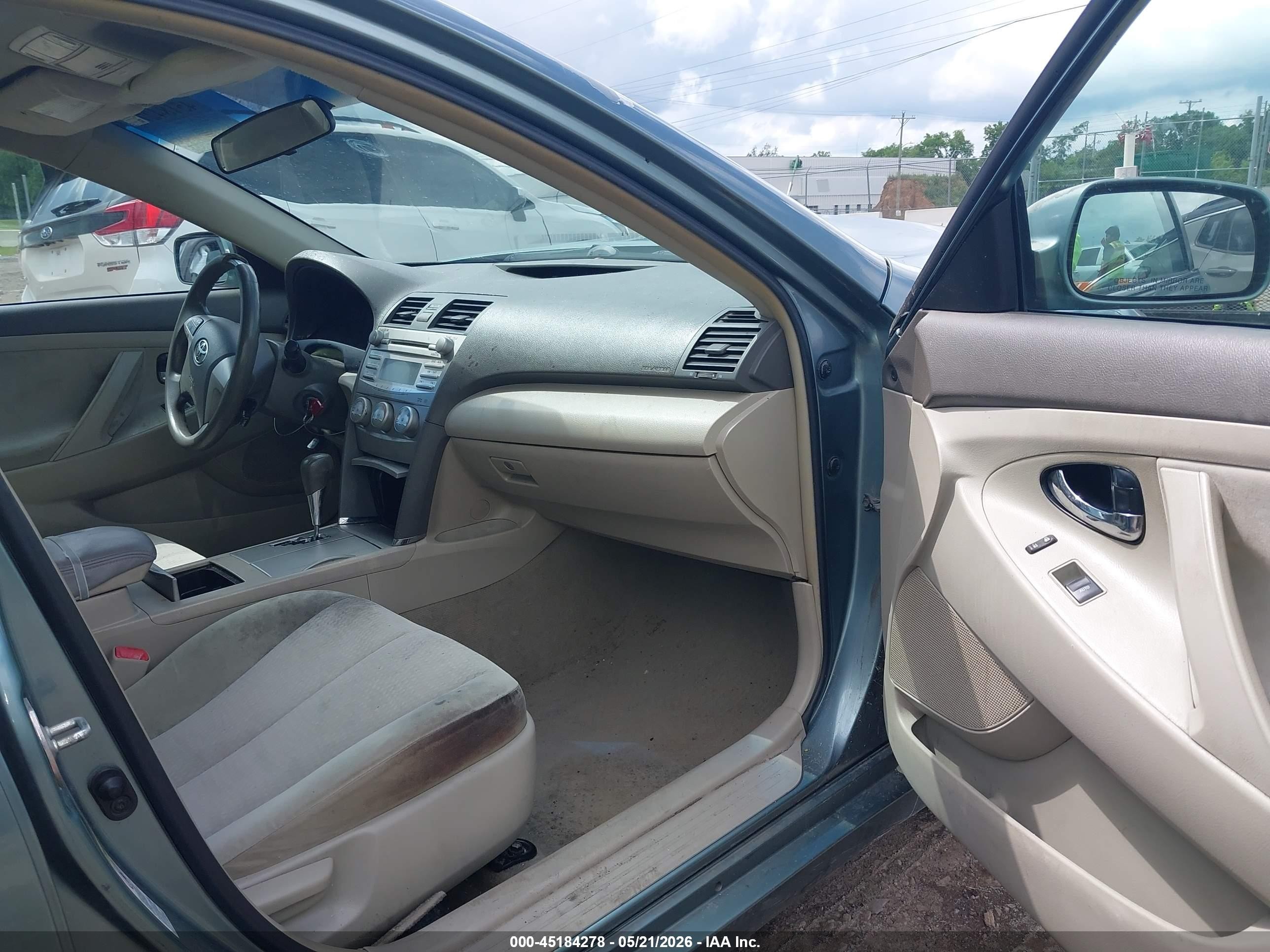 2011 Toyota Camry Le Light Blue vin: 4T1BF3EKXBU696814