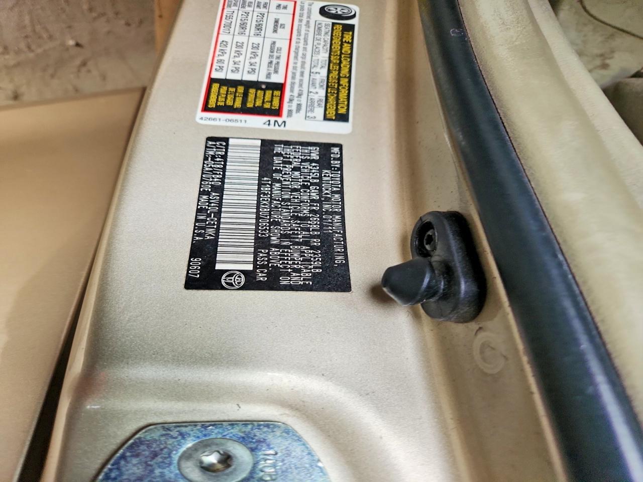 2011 Toyota Camry Le Gold vin: 4T1BF3EKXBU706533