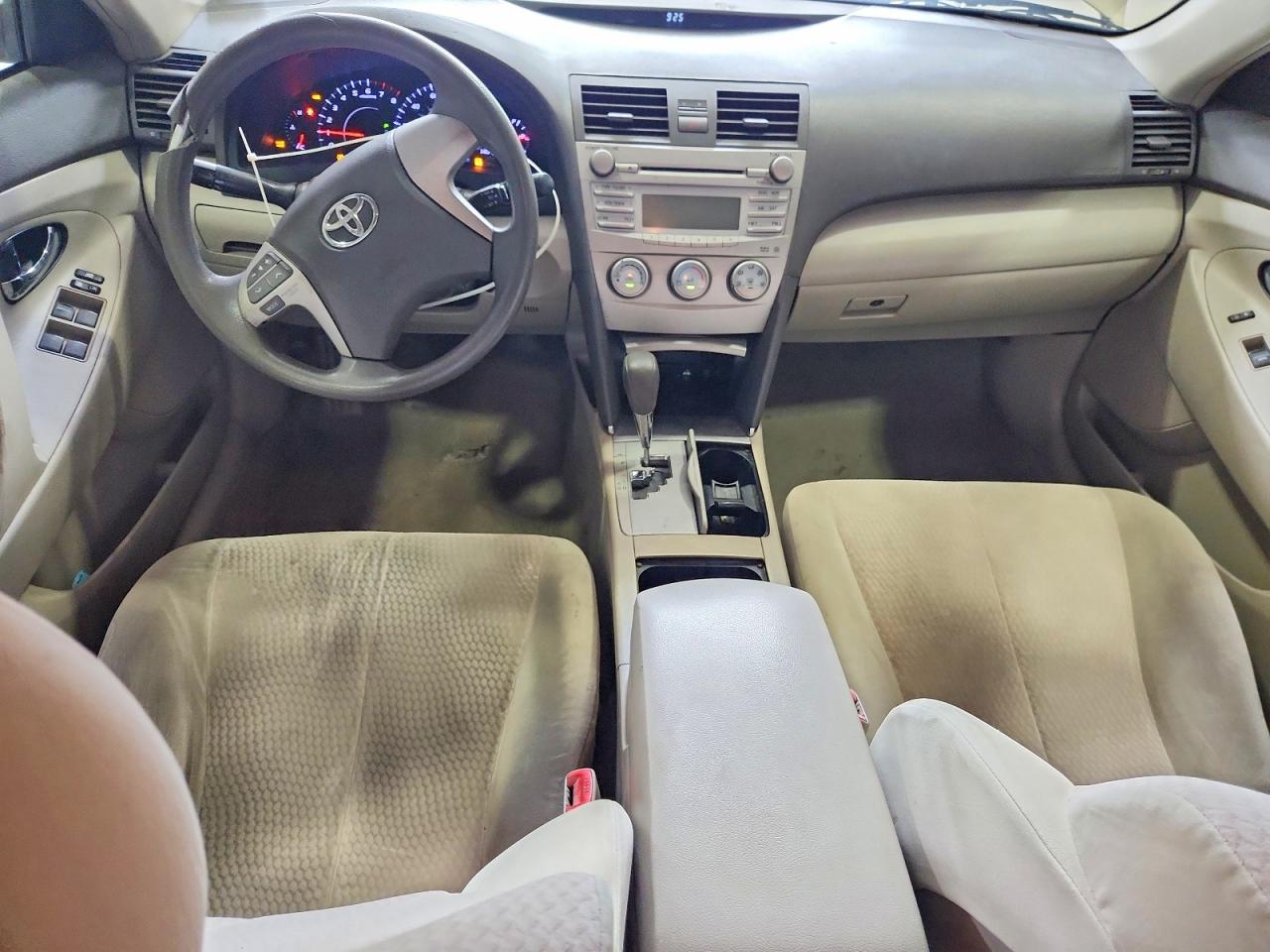 2011 Toyota Camry Le Gold vin: 4T1BF3EKXBU706533