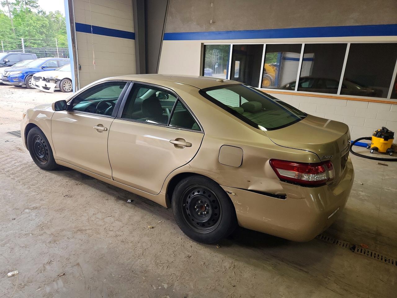 2011 Toyota Camry Le Gold vin: 4T1BF3EKXBU706533