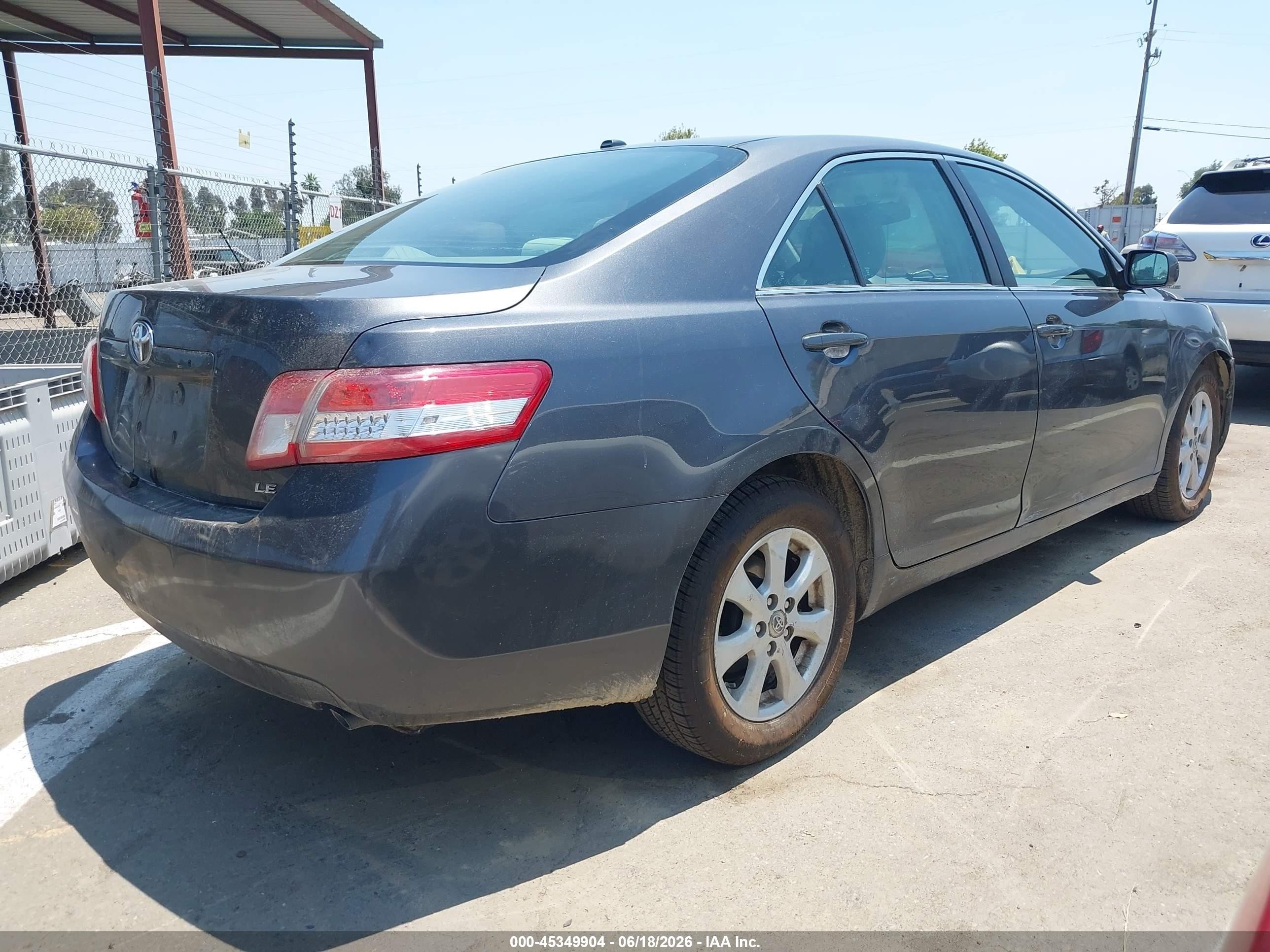 2011 Toyota Camry Le Gray vin: 4T1BF3EKXBU709559
