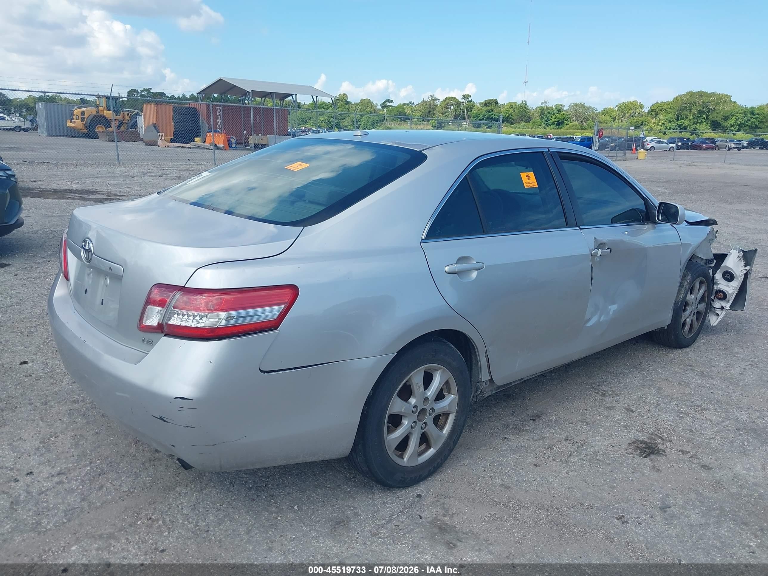 2011 Toyota Camry Le Silver vin: 4T1BF3EKXBU711148