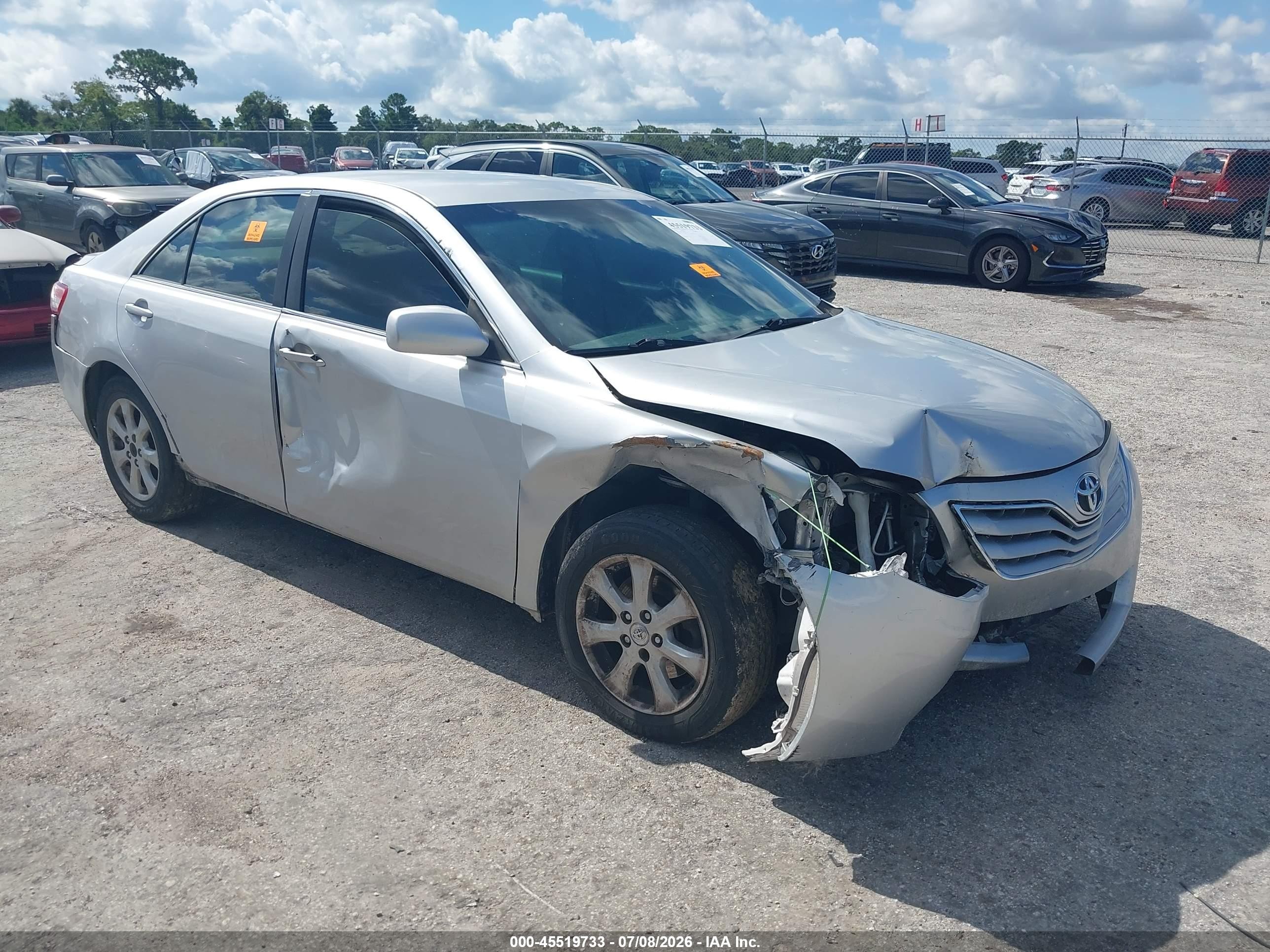 2011 Toyota Camry Le Silver vin: 4T1BF3EKXBU711148