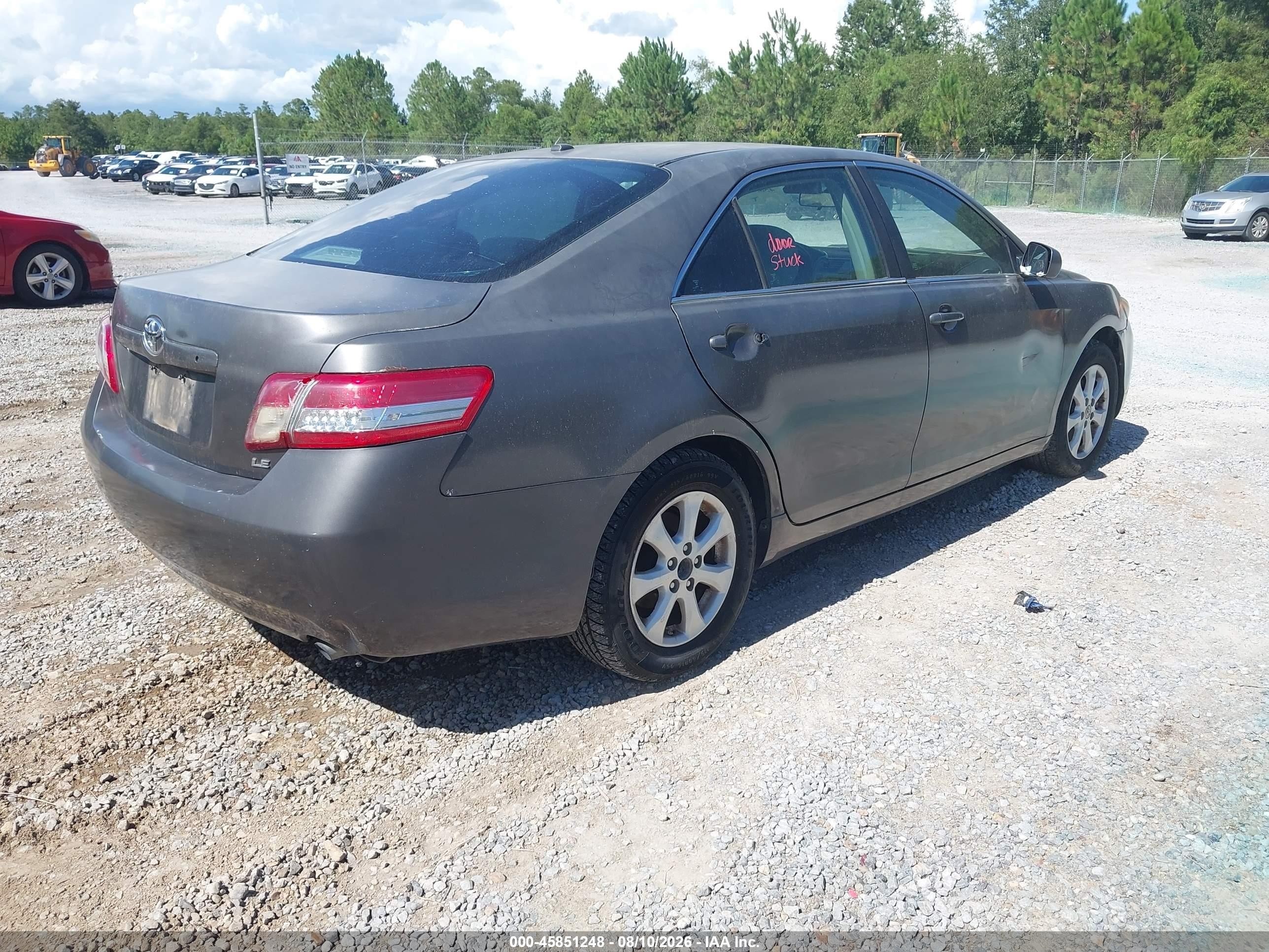 2011 Toyota Camry Le Gray vin: 4T1BF3EKXBU725339