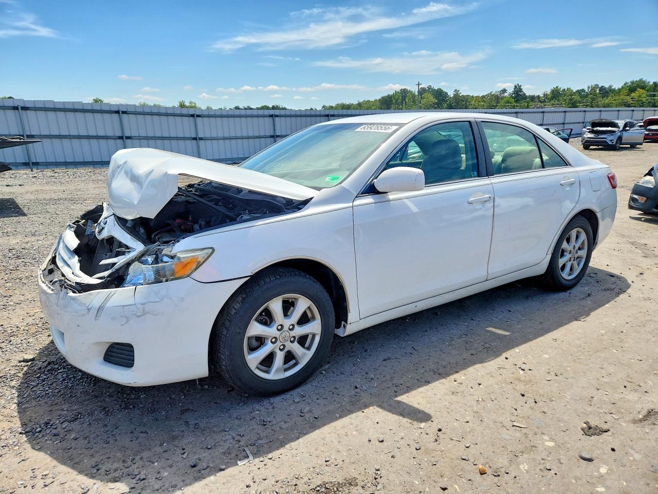 2011 Toyota Camry Le White vin: 4T1BF3EKXBU731254