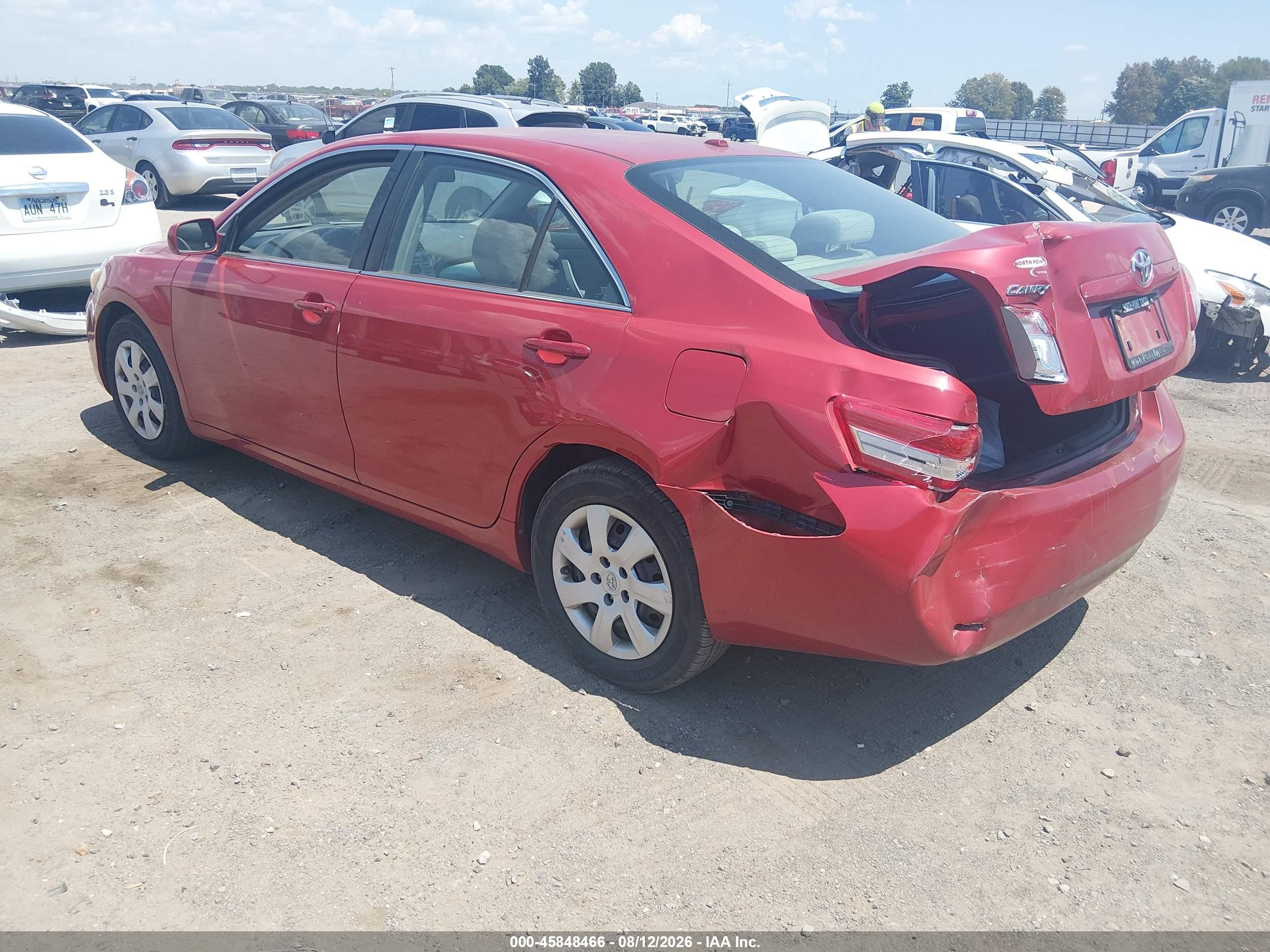 2011 Toyota Camry Le Red vin: 4T1BF3EKXBU733604