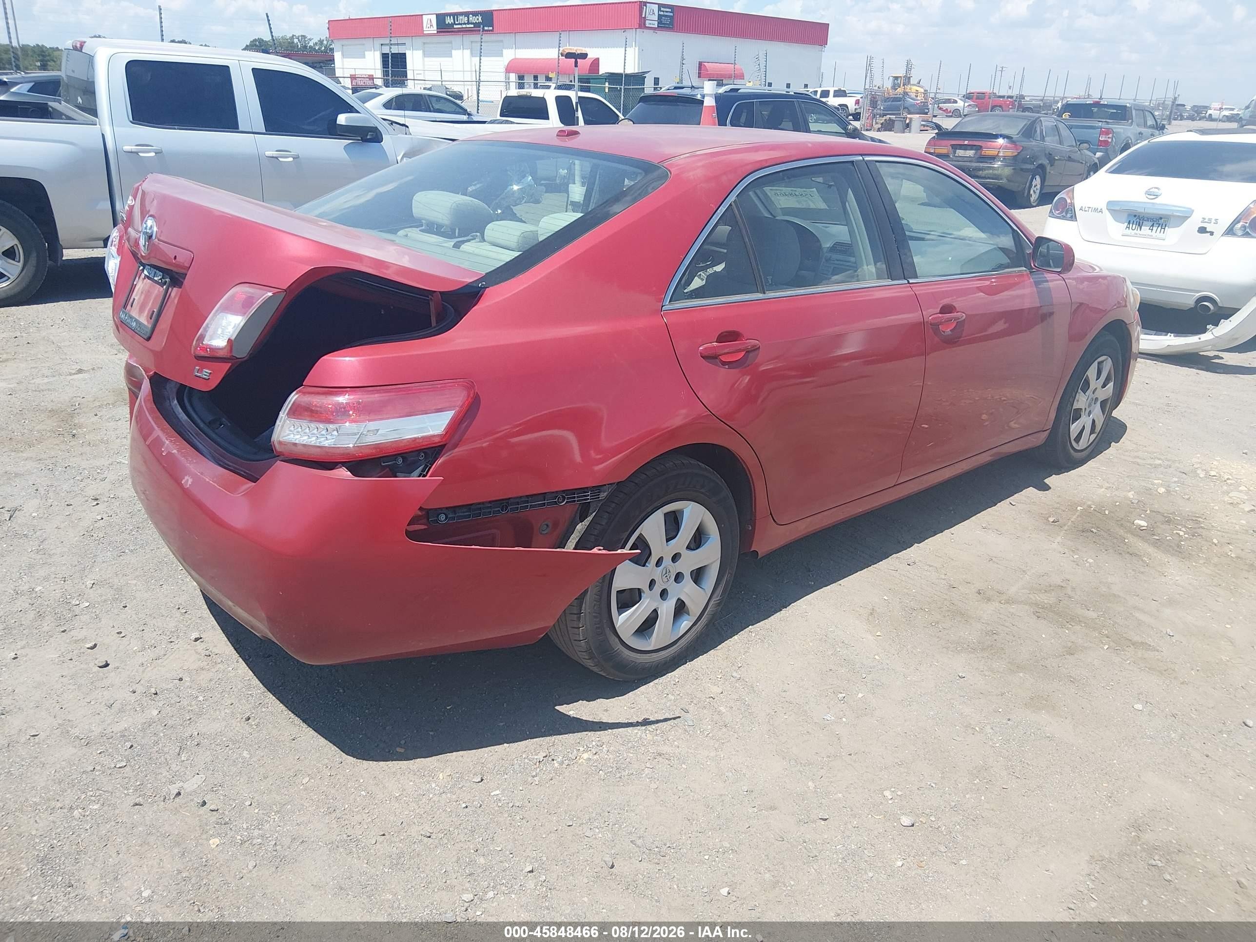 2011 Toyota Camry Le Red vin: 4T1BF3EKXBU733604