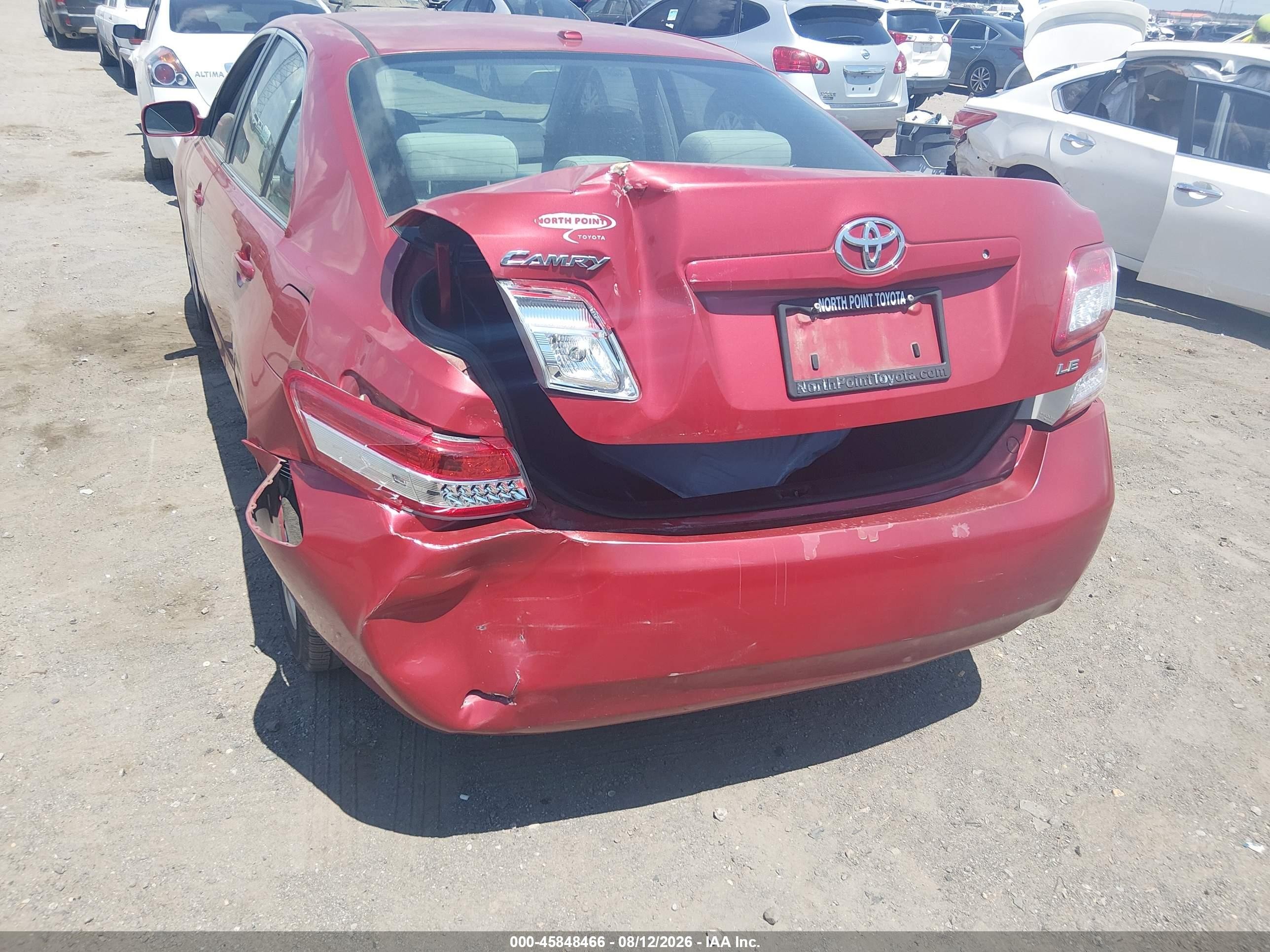 2011 Toyota Camry Le Red vin: 4T1BF3EKXBU733604