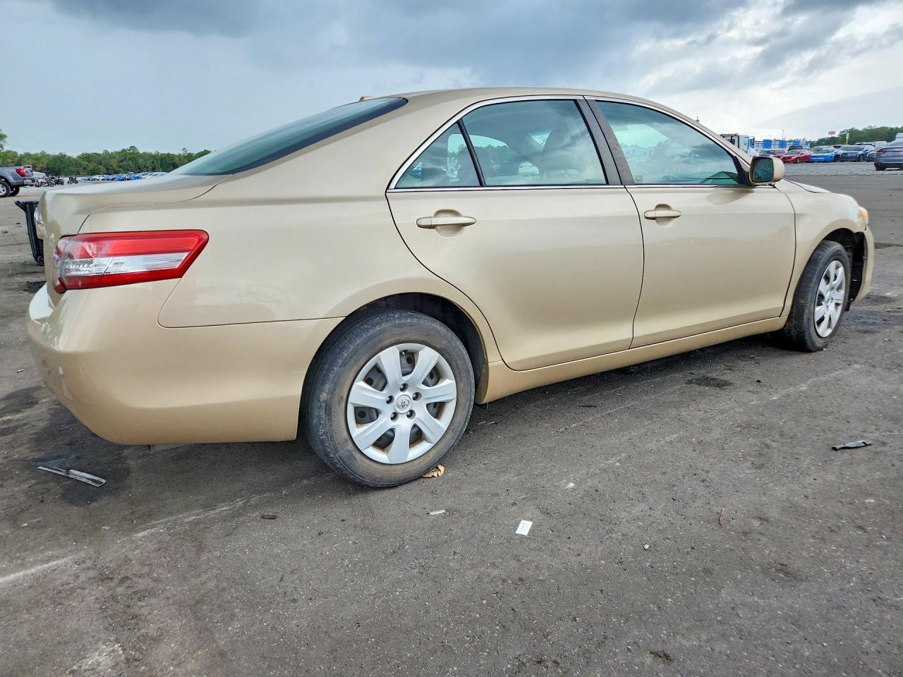 2011 Toyota Camry Le Tan vin: 4T1BF3EKXBU747339