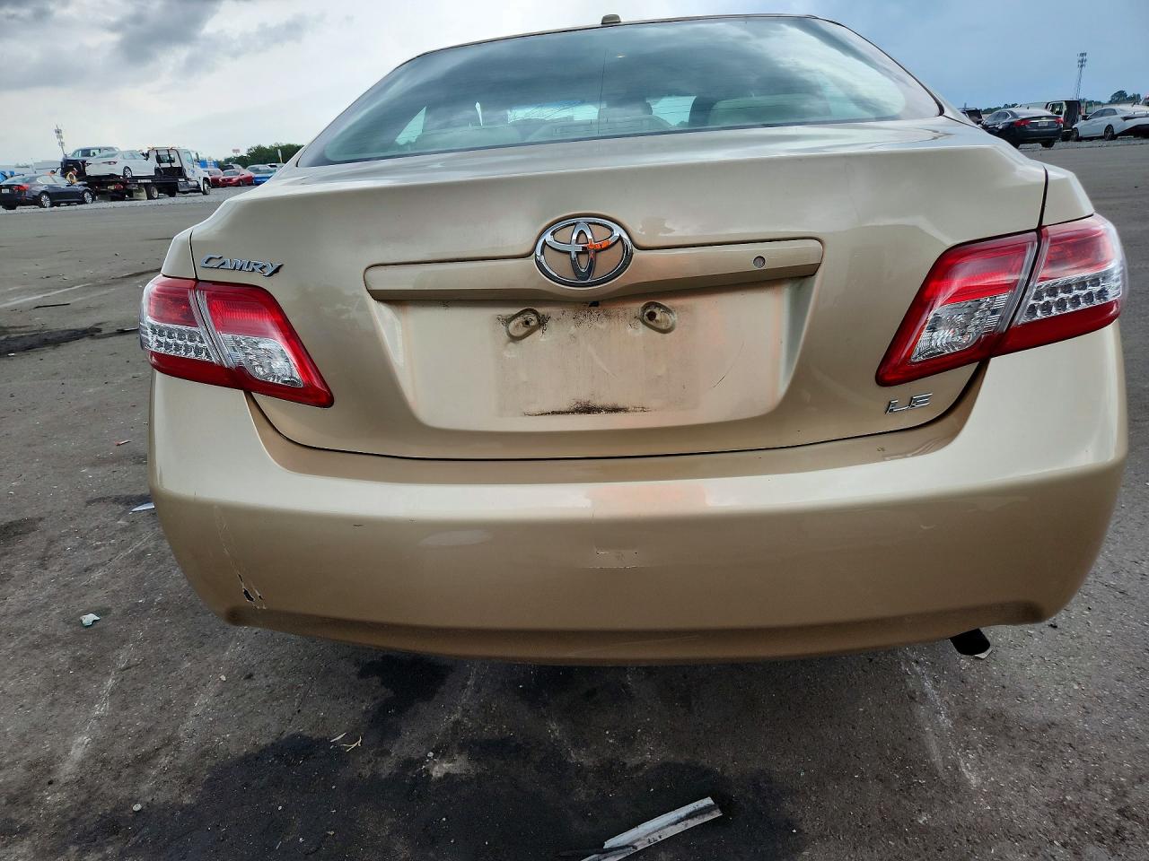 2011 Toyota Camry Le Tan vin: 4T1BF3EKXBU747339
