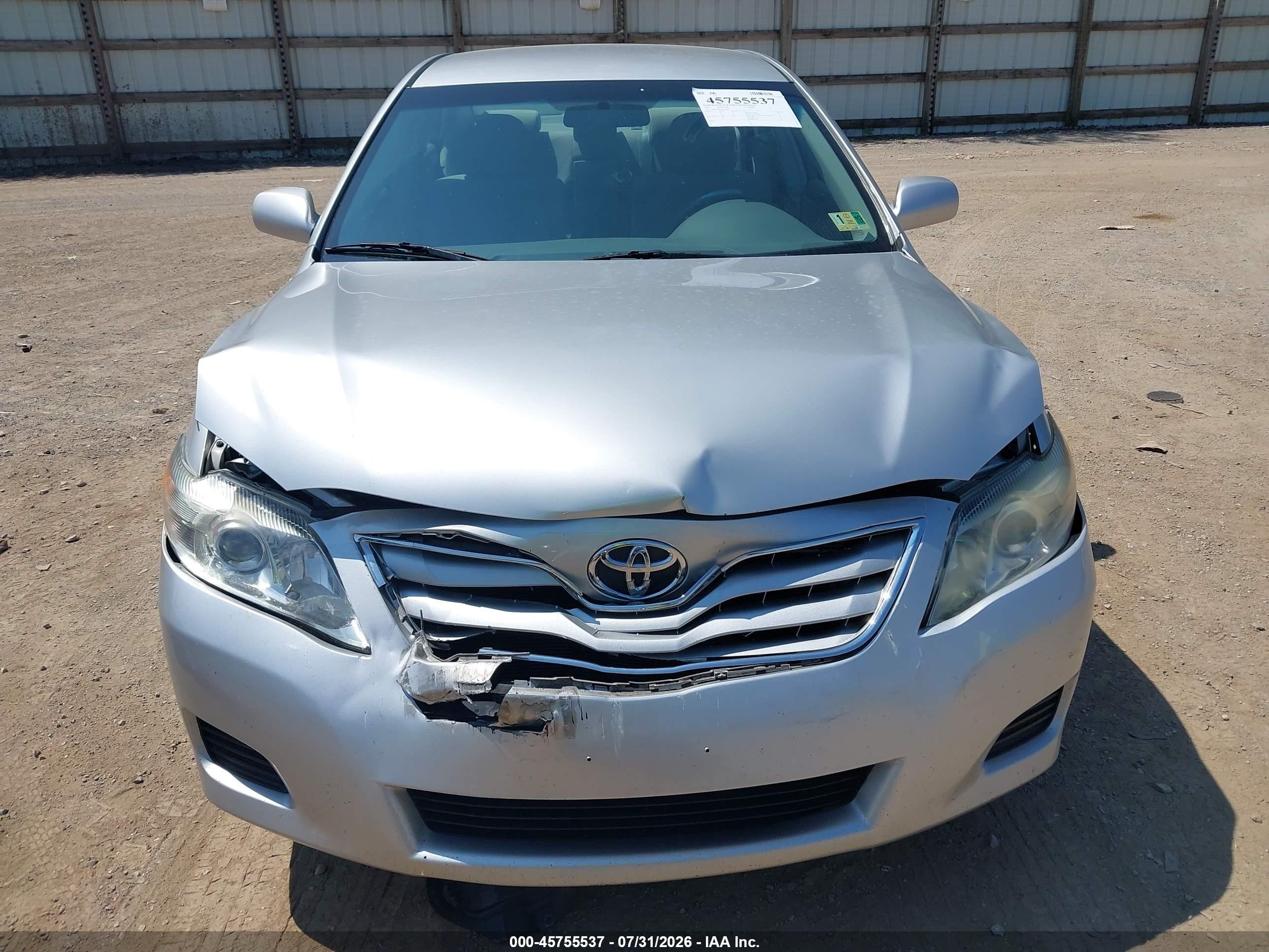 2011 Toyota Camry Le Silver vin: 4T1BF3EKXBU749835