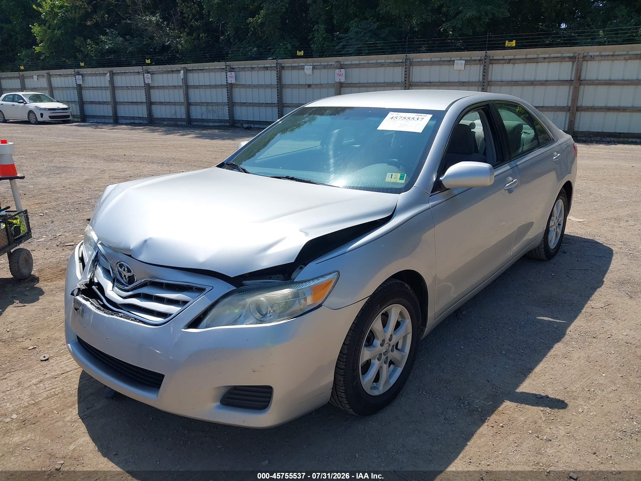2011 Toyota Camry Le Silver vin: 4T1BF3EKXBU749835
