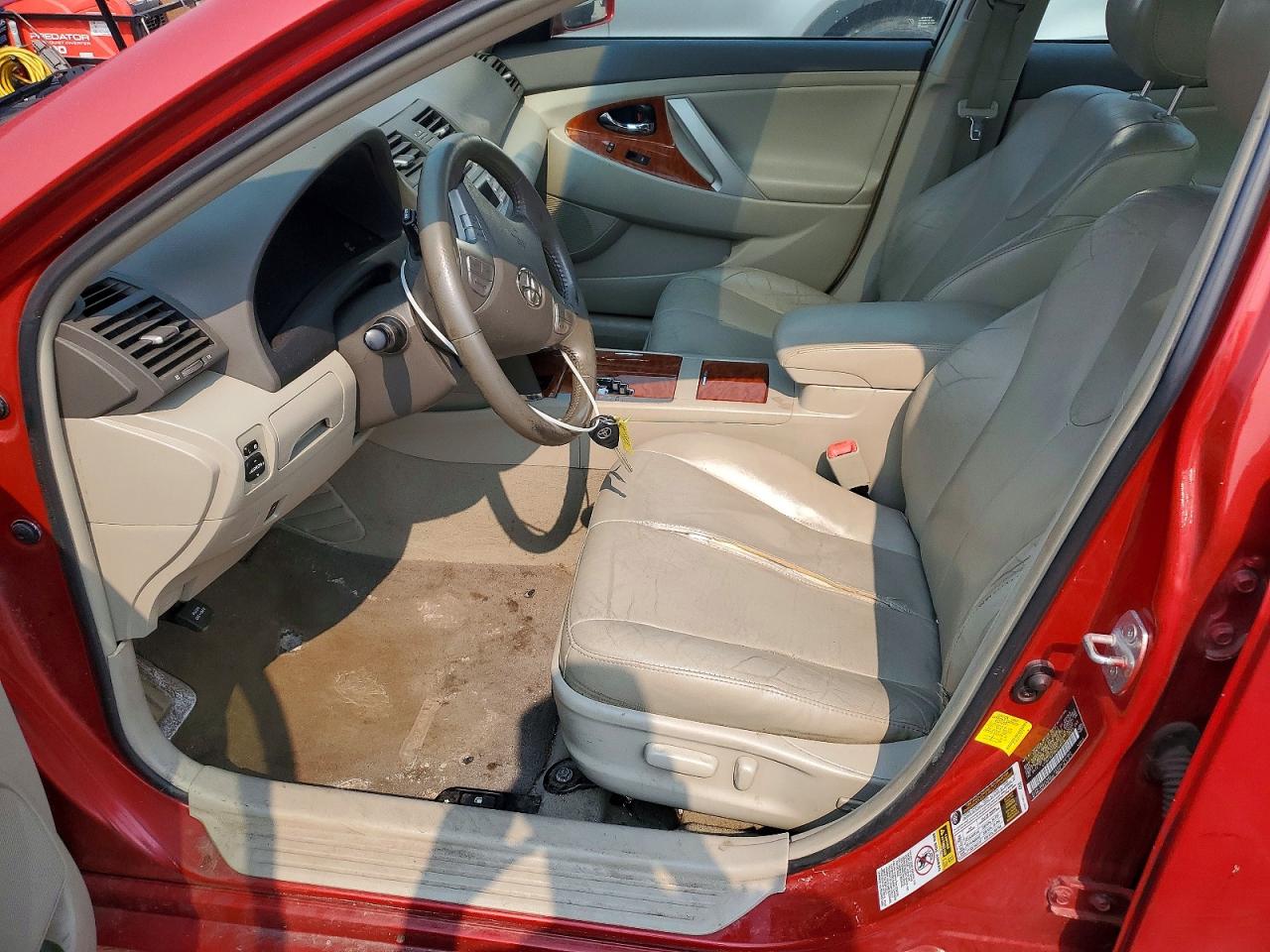 2011 Toyota Camry Xle Red vin: 4T1BF3EKXBU749916