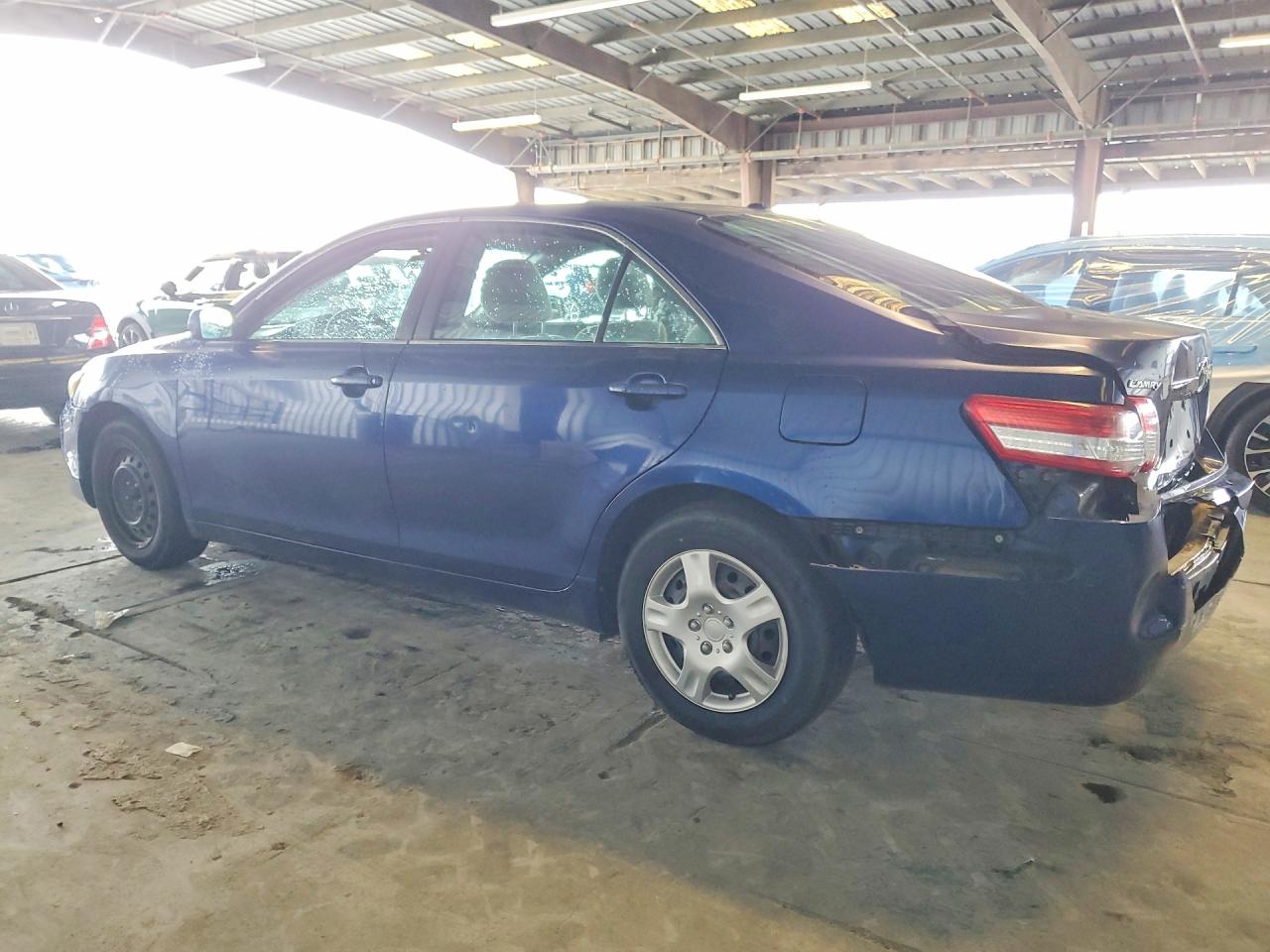 2011 Toyota Camry Le Blue vin: 4T1BF3EKXBU766568