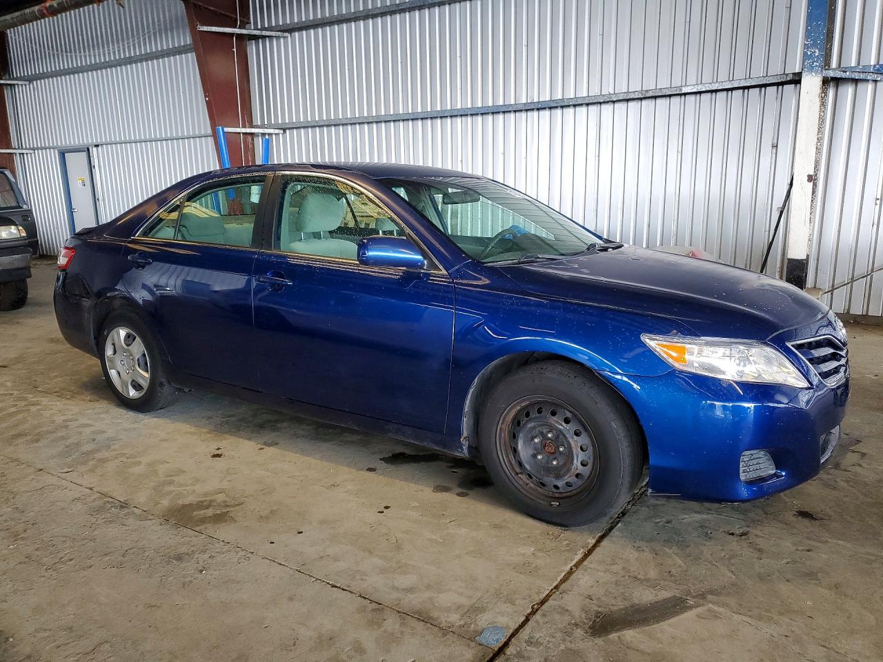 2011 Toyota Camry Le Blue vin: 4T1BF3EKXBU766568