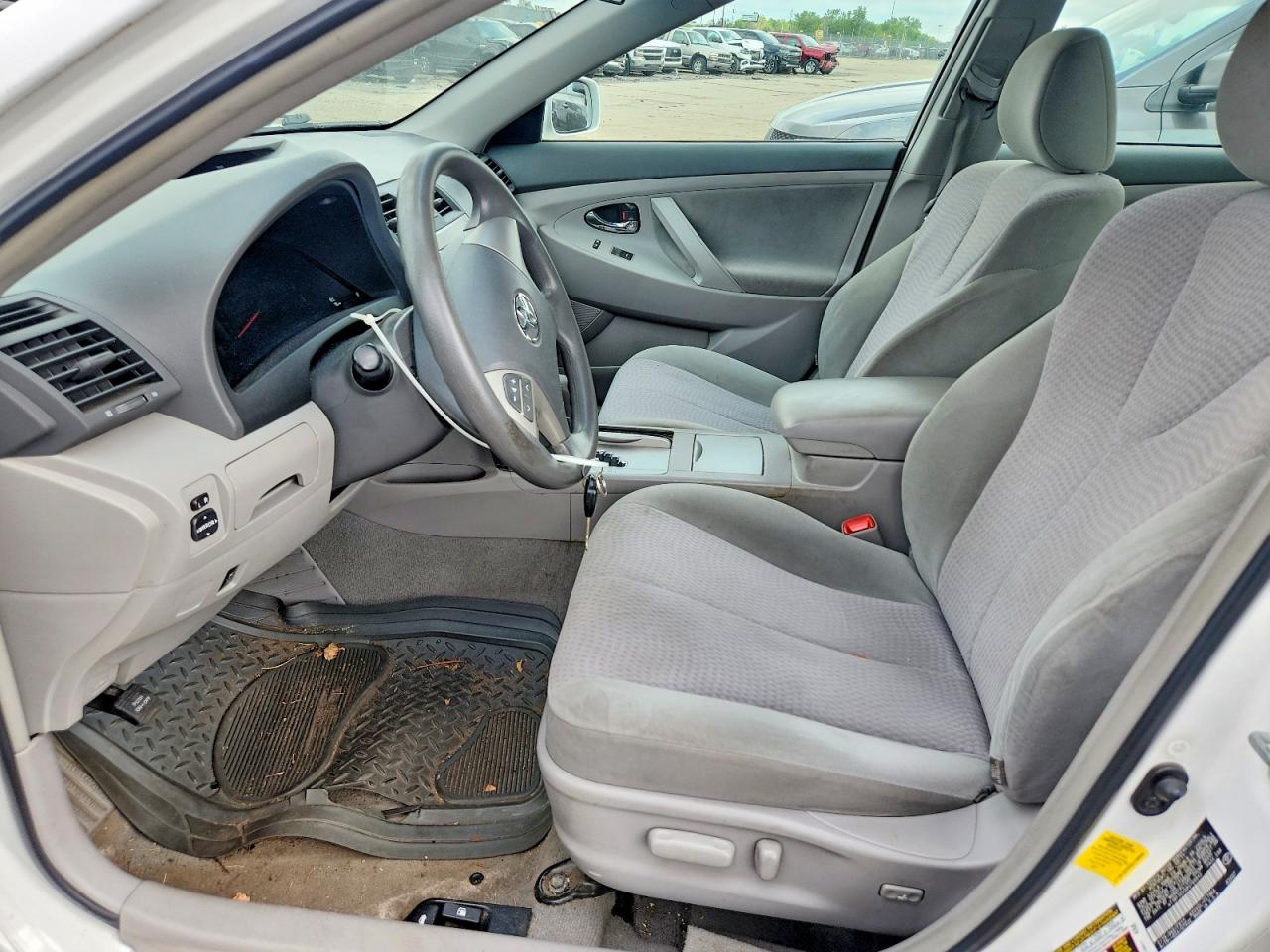 2011 Toyota Camry Le White vin: 4T1BF3EKXBU766845