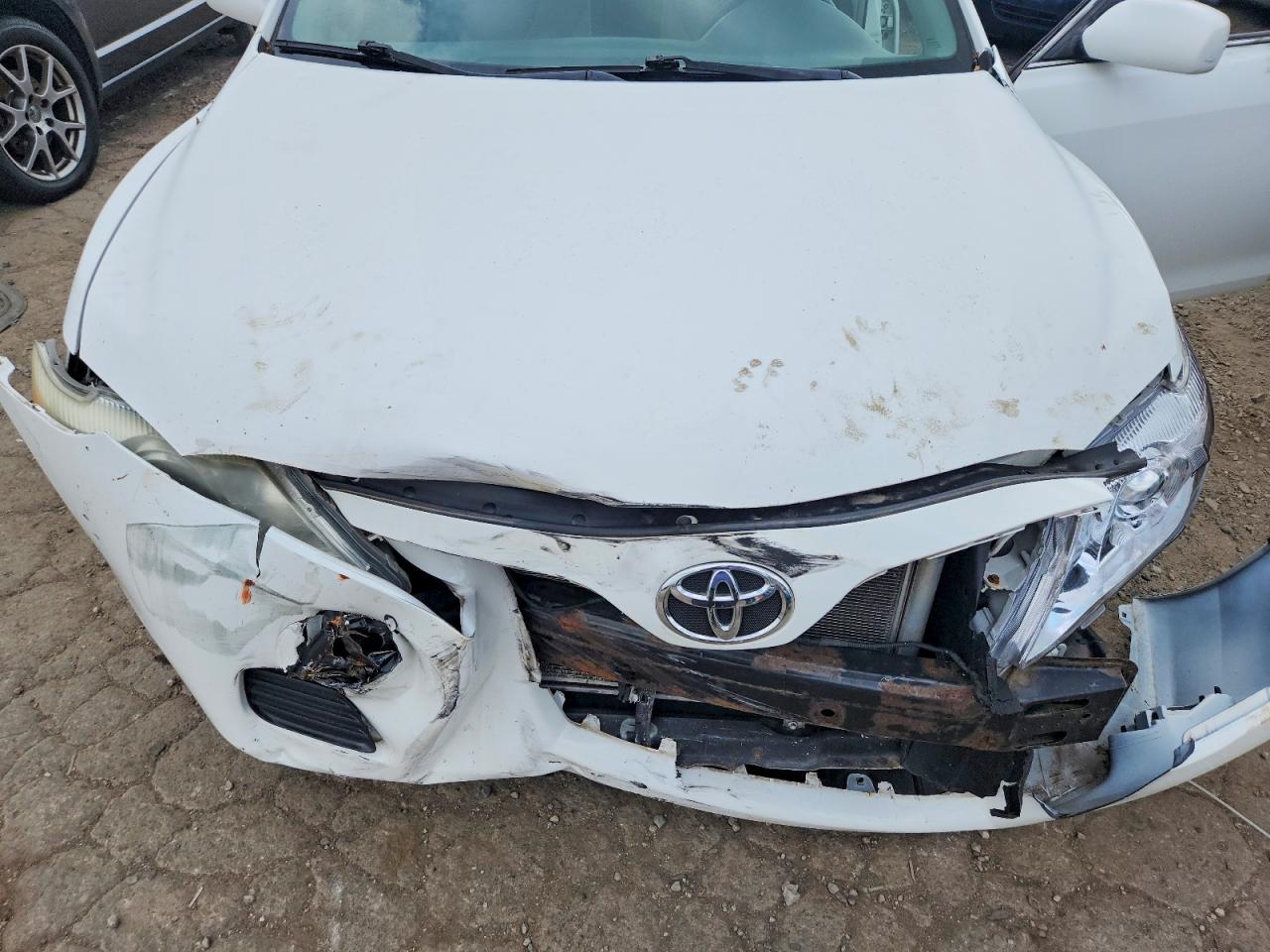 2011 Toyota Camry Le White vin: 4T1BF3EKXBU766845
