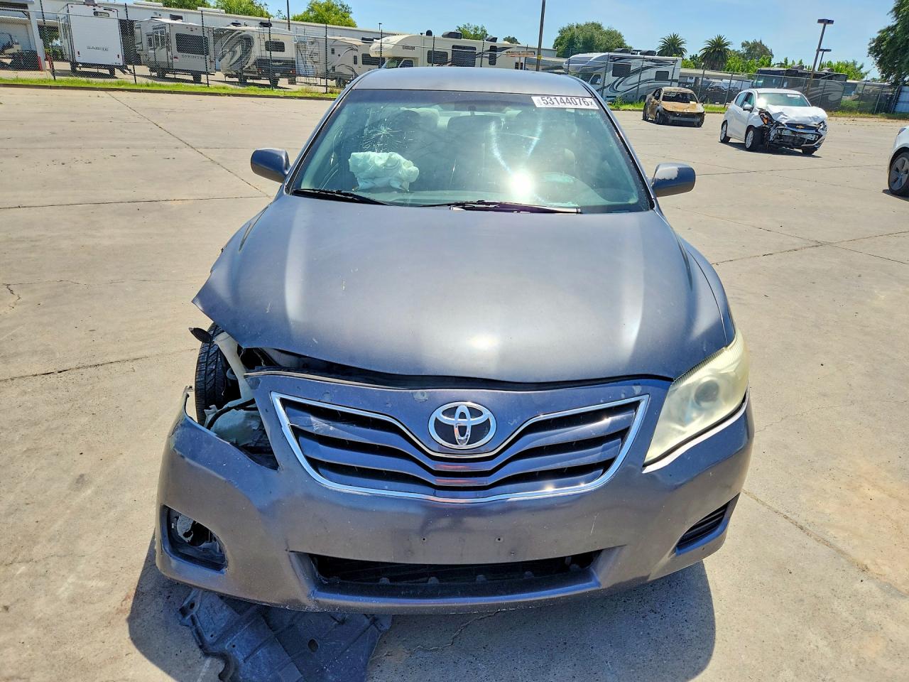 2011 Toyota Camry Le Gray vin: 4T1BF3EKXBU772483