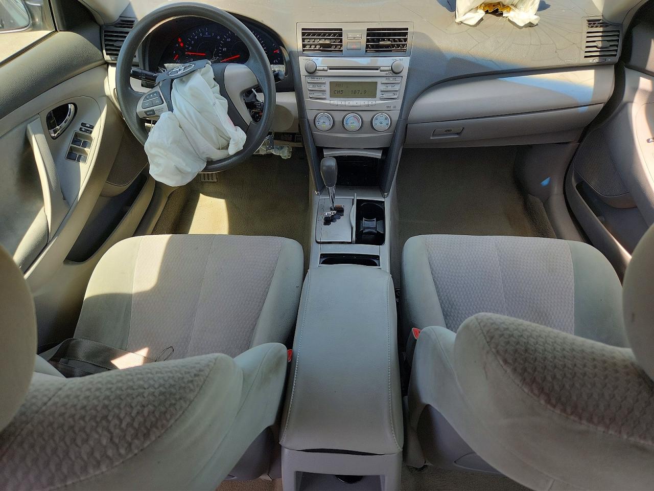 2011 Toyota Camry Le Gray vin: 4T1BF3EKXBU772483