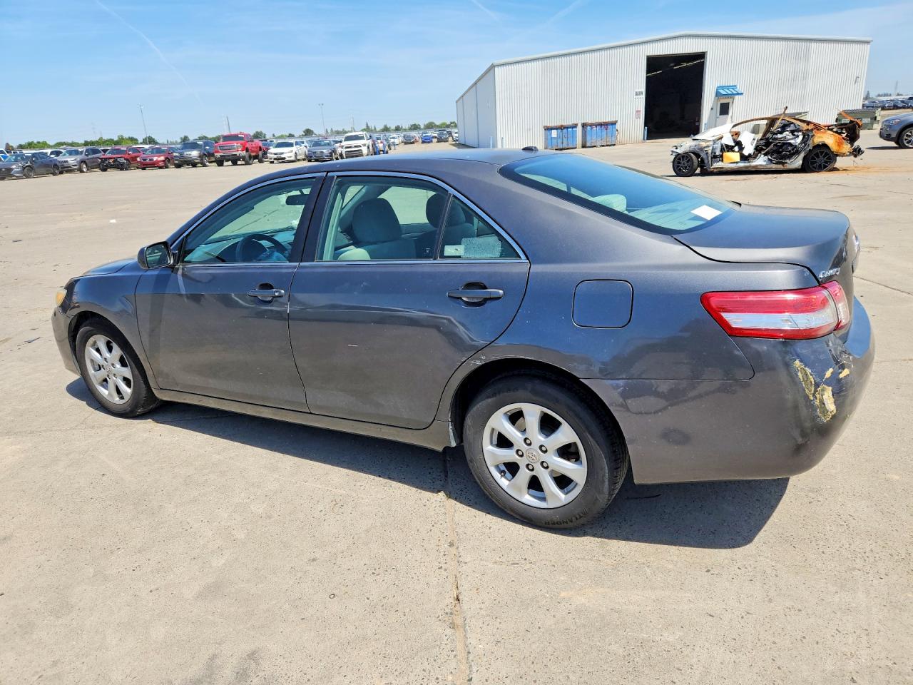 2011 Toyota Camry Le Gray vin: 4T1BF3EKXBU772483