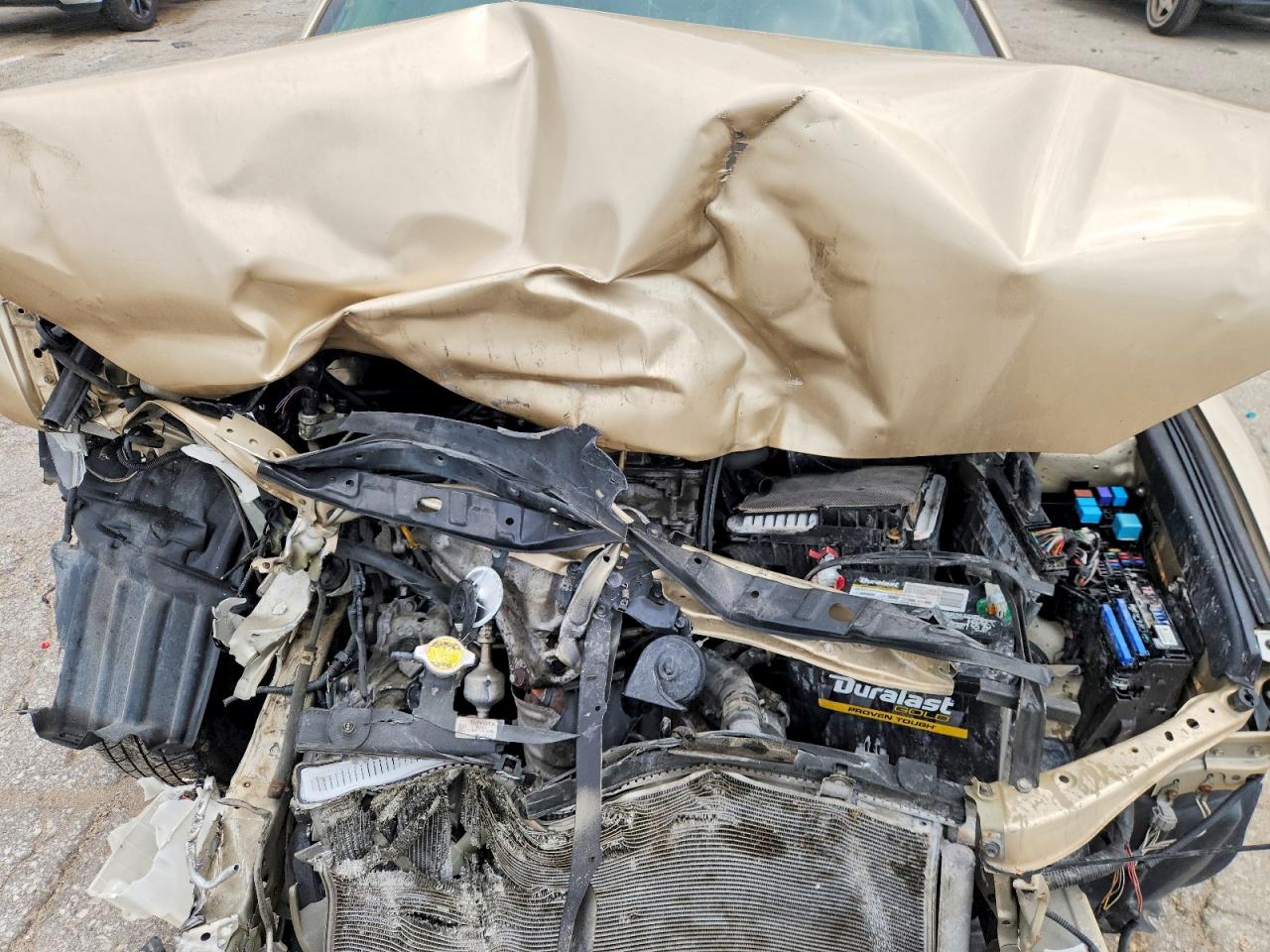 2011 Toyota Camry Le Gold vin: 4T1BF3EKXBU776727