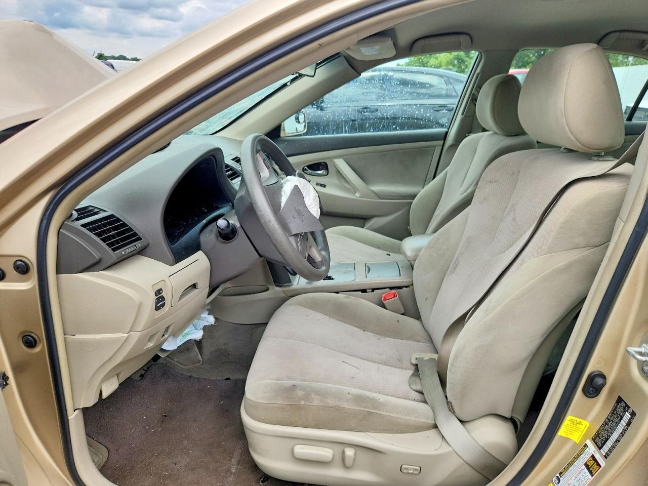 2011 Toyota Camry Le Gold vin: 4T1BF3EKXBU776727