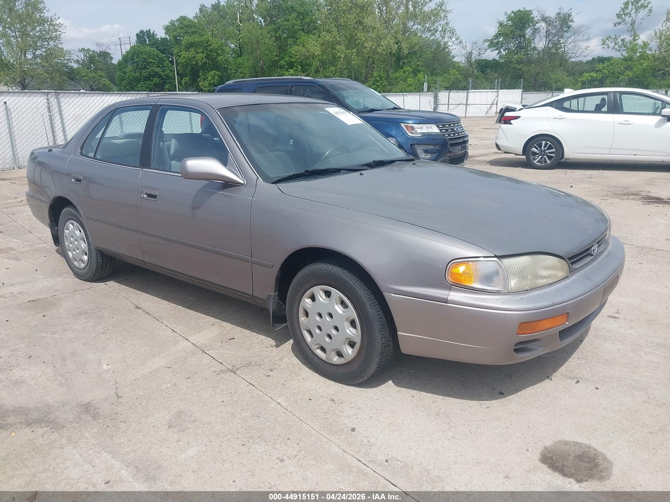 1996 Toyota Camry Dx/le/xle Silver vin: 4T1BG12K2TU695972