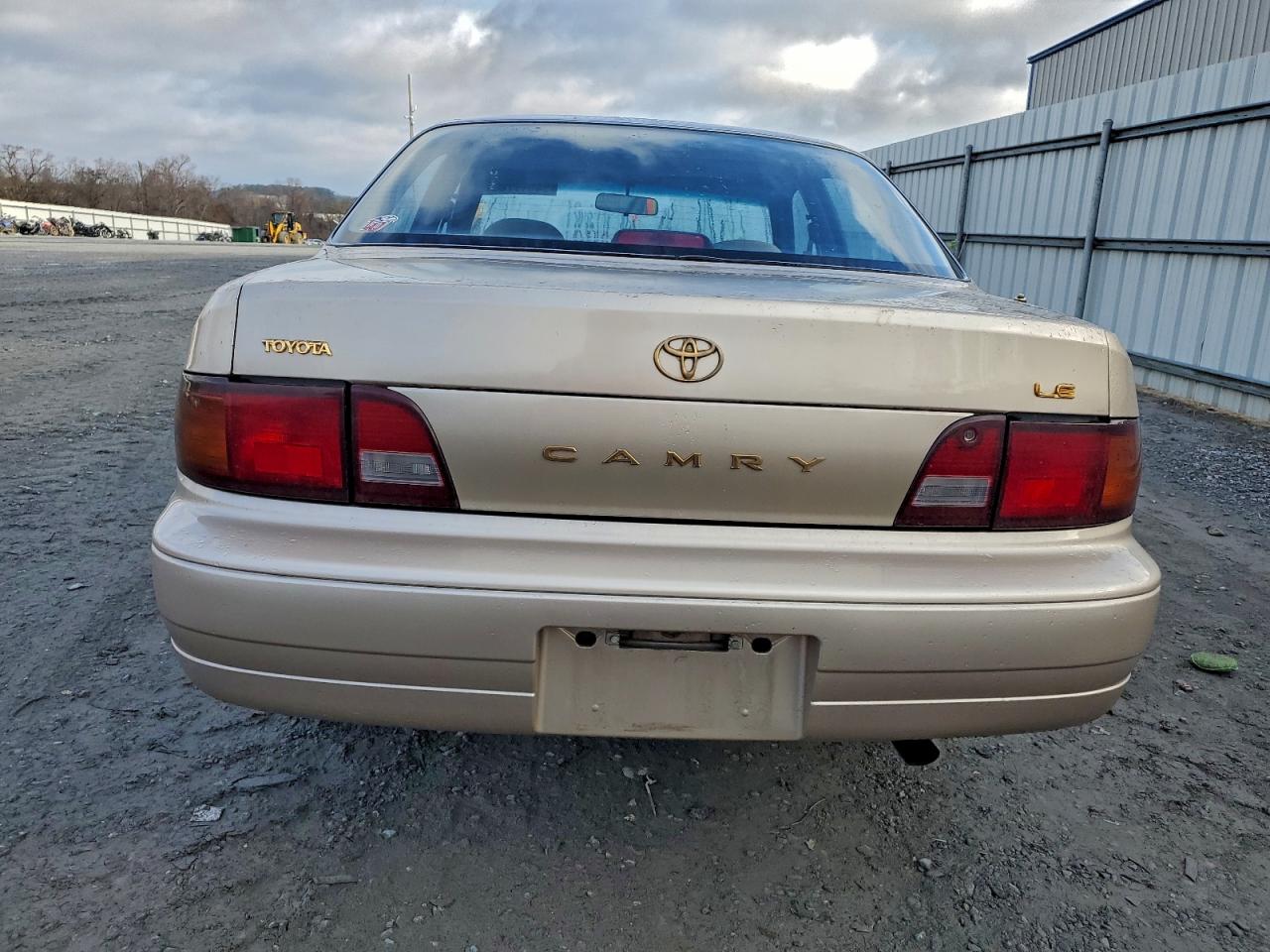 1996 Toyota Camry Dx Silver vin: 4T1BG12K2TU809596