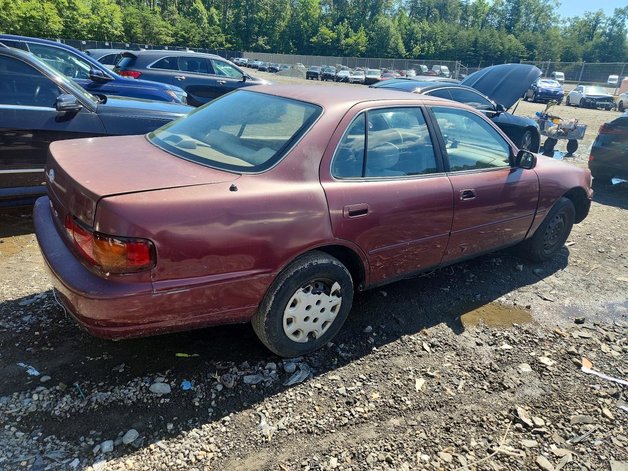 1996 Toyota Camry Le Purple vin: 4T1BG12K3TU775751