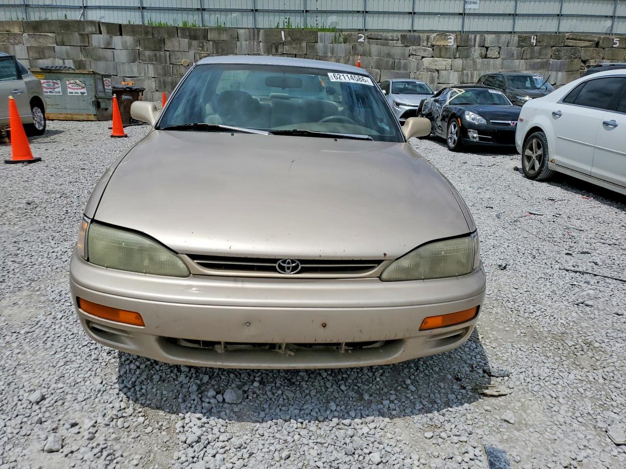 1996 Toyota Camry Le Beige vin: 4T1BG12K4TU686433