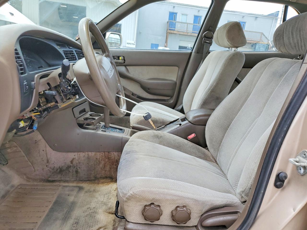 1996 Toyota Camry Le Beige vin: 4T1BG12K4TU686433