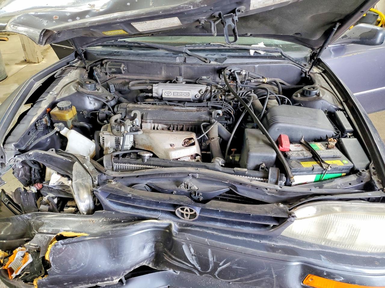 1996 Toyota Camry Le Gray vin: 4T1BG12K4TU947592