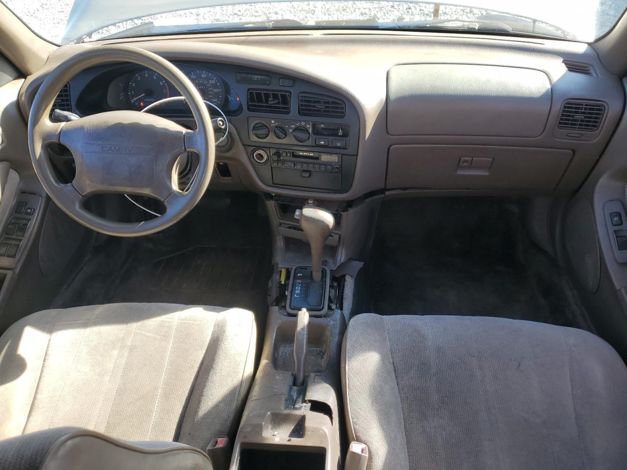 1996 Toyota Camry Dx Tan vin: 4T1BG12K8TU764664