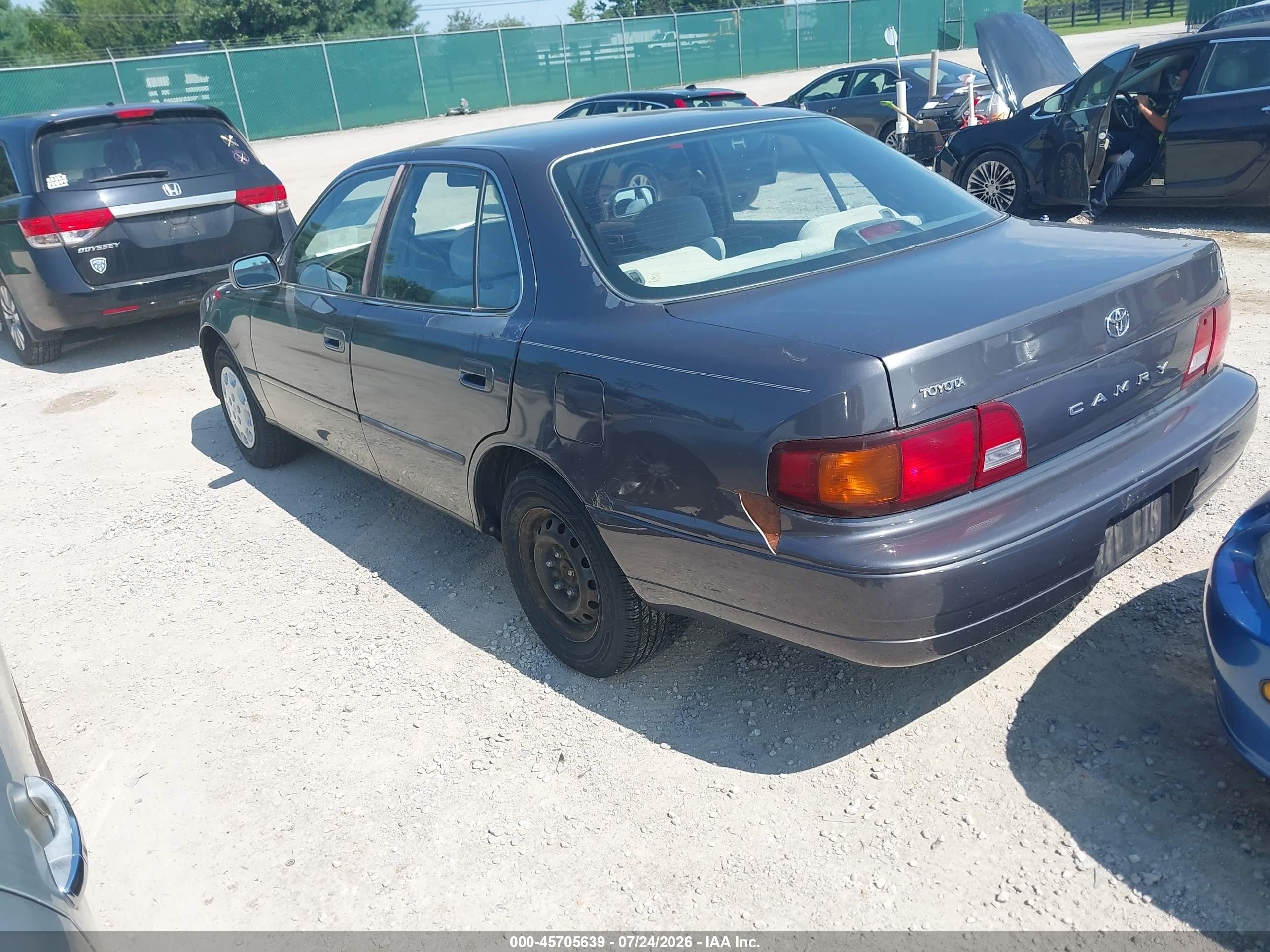 1996 Toyota Camry Dx/le/xle Gray vin: 4T1BG12K9TU951069