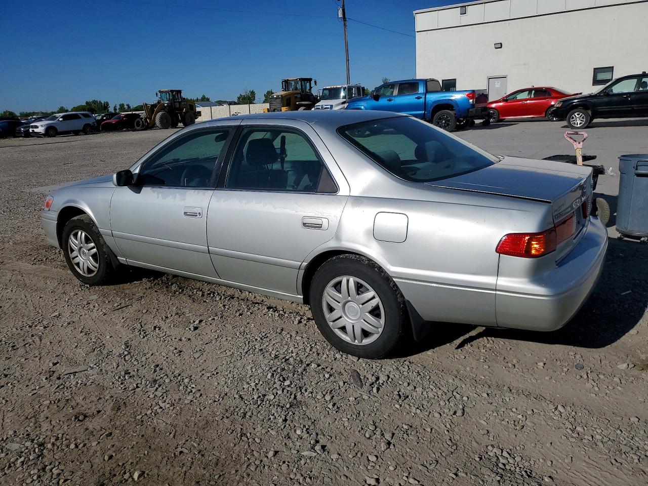 2001 Toyota Camry Le Серебряный vin: 4T1BG22K01U770767