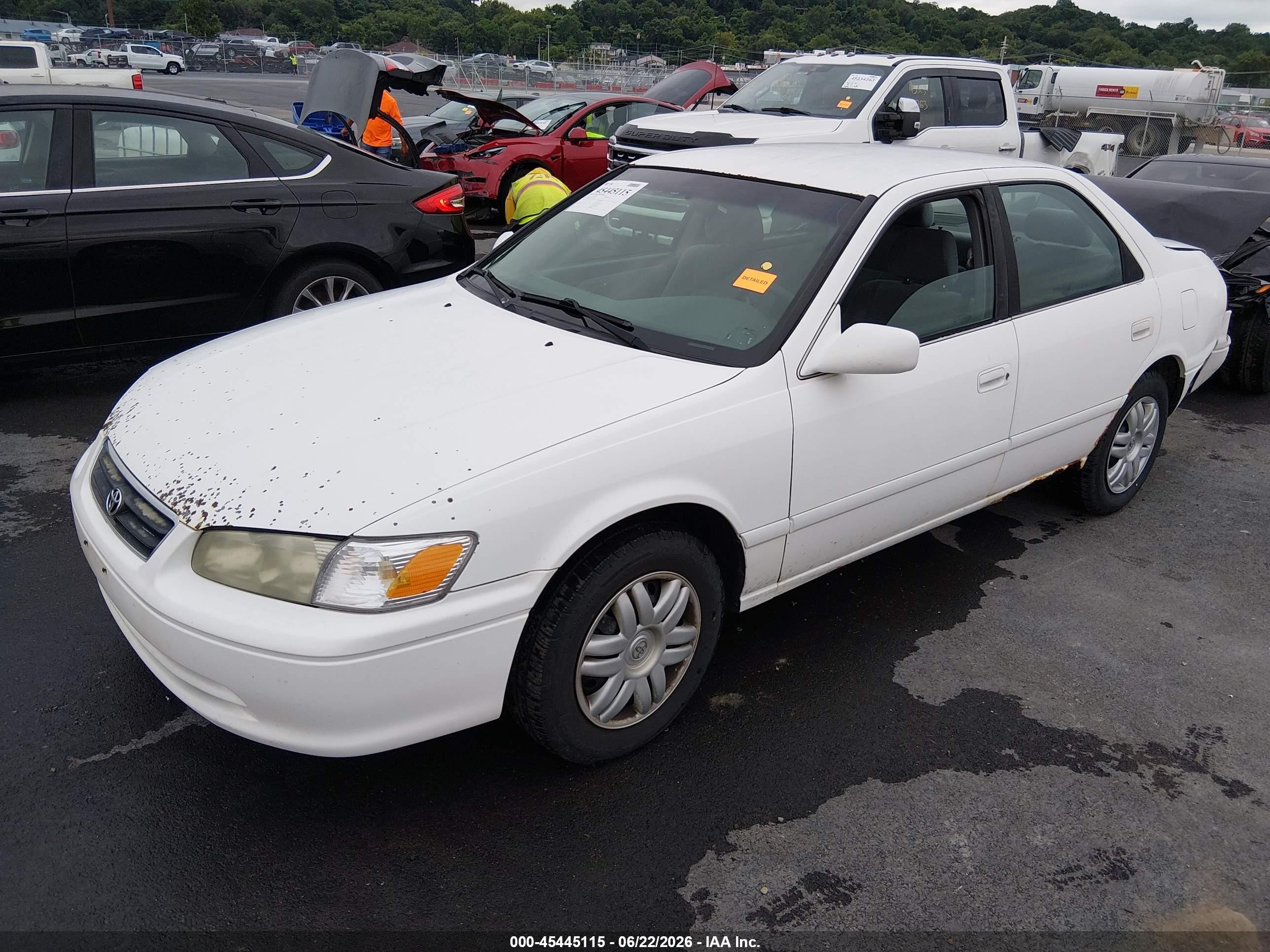 2001 Toyota Camry Le White vin: 4T1BG22K01U814718