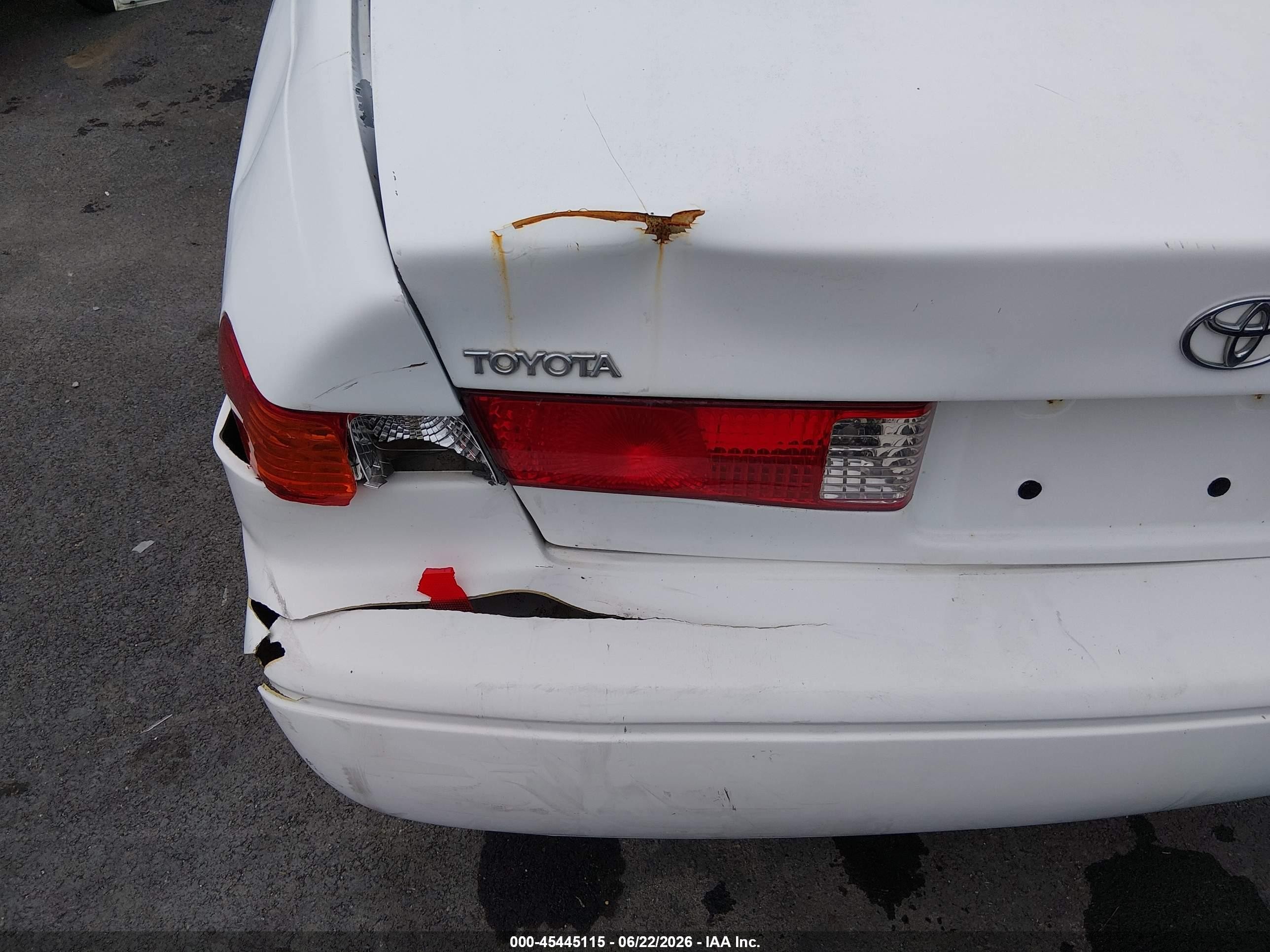 2001 Toyota Camry Le White vin: 4T1BG22K01U814718