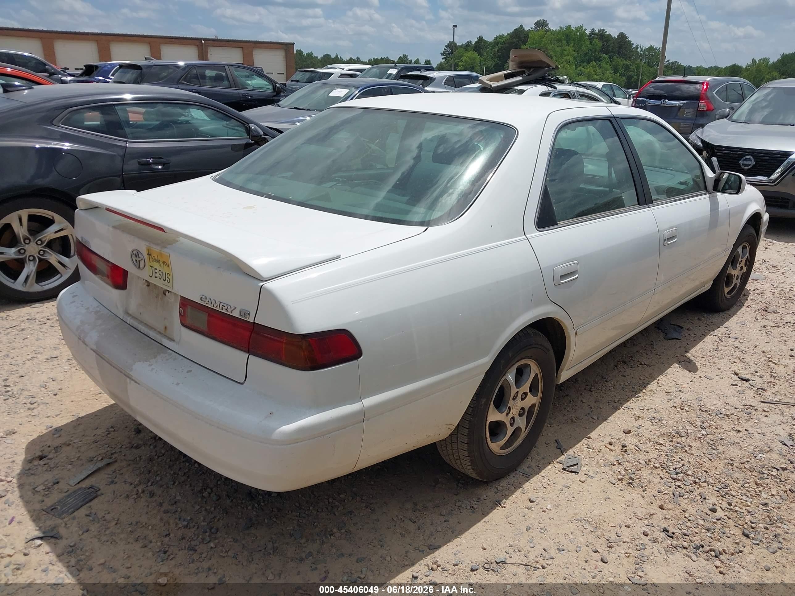1997 Toyota Camry Le White vin: 4T1BG22K0VU757538