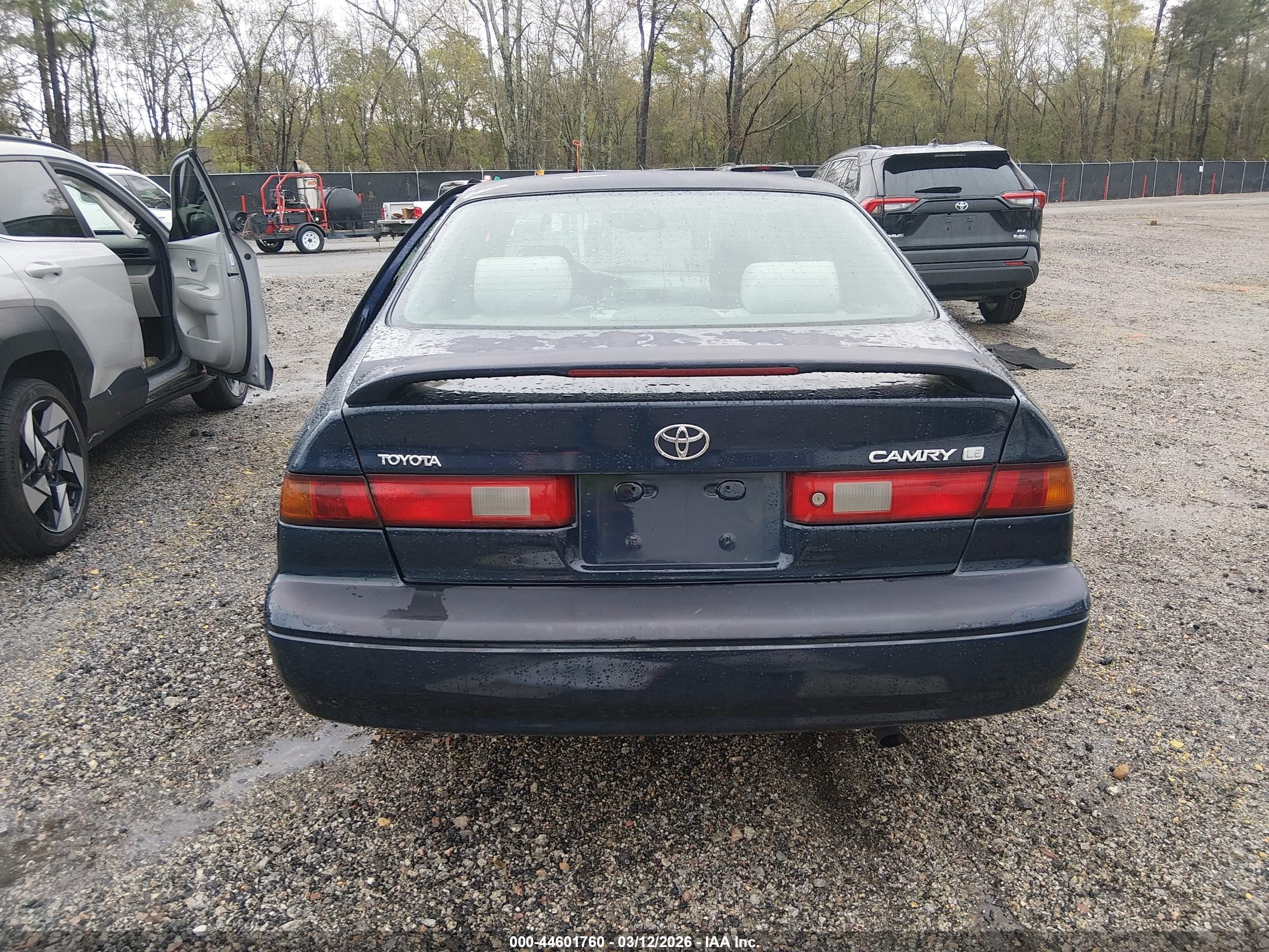 1997 Toyota Camry Le Dark Blue vin: 4T1BG22K0VU816250