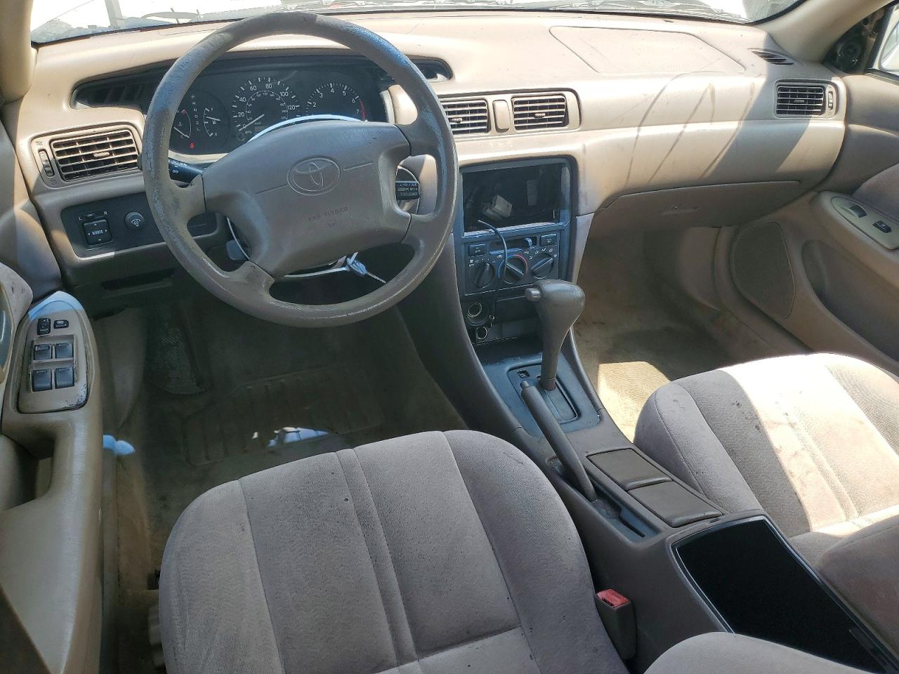 1997 Toyota Camry Le Silver vin: 4T1BG22K0VU816927