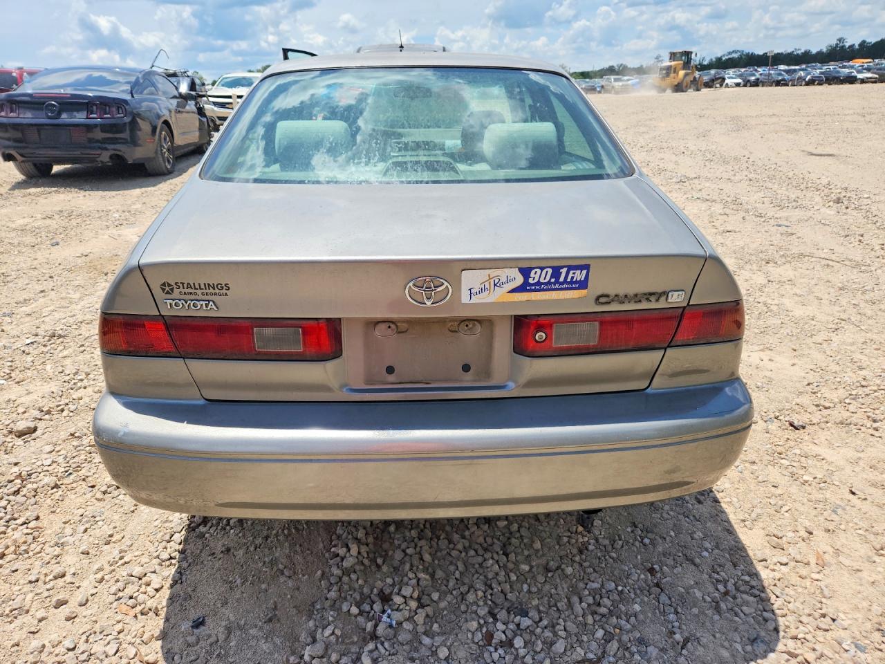 1998 Toyota Camry Le Желто-коричневый vin: 4T1BG22K0WU304425