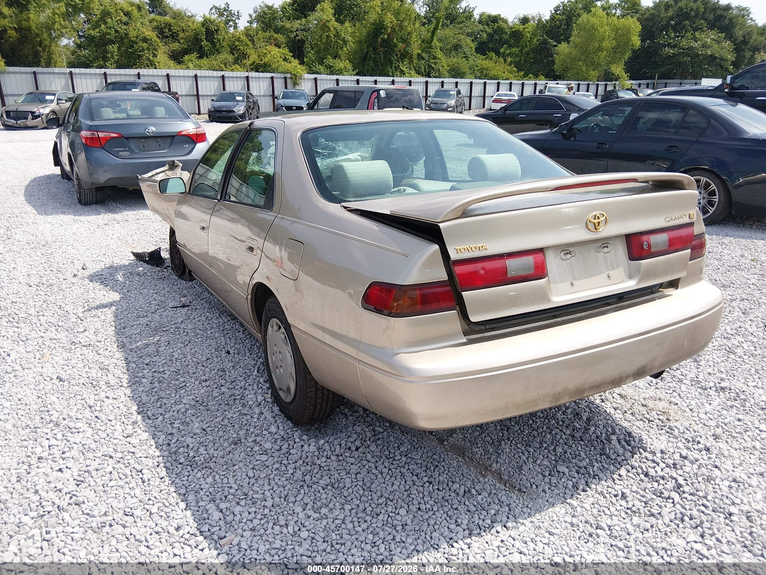 1998 Toyota Camry Le Коричневый vin: 4T1BG22K0WU337067