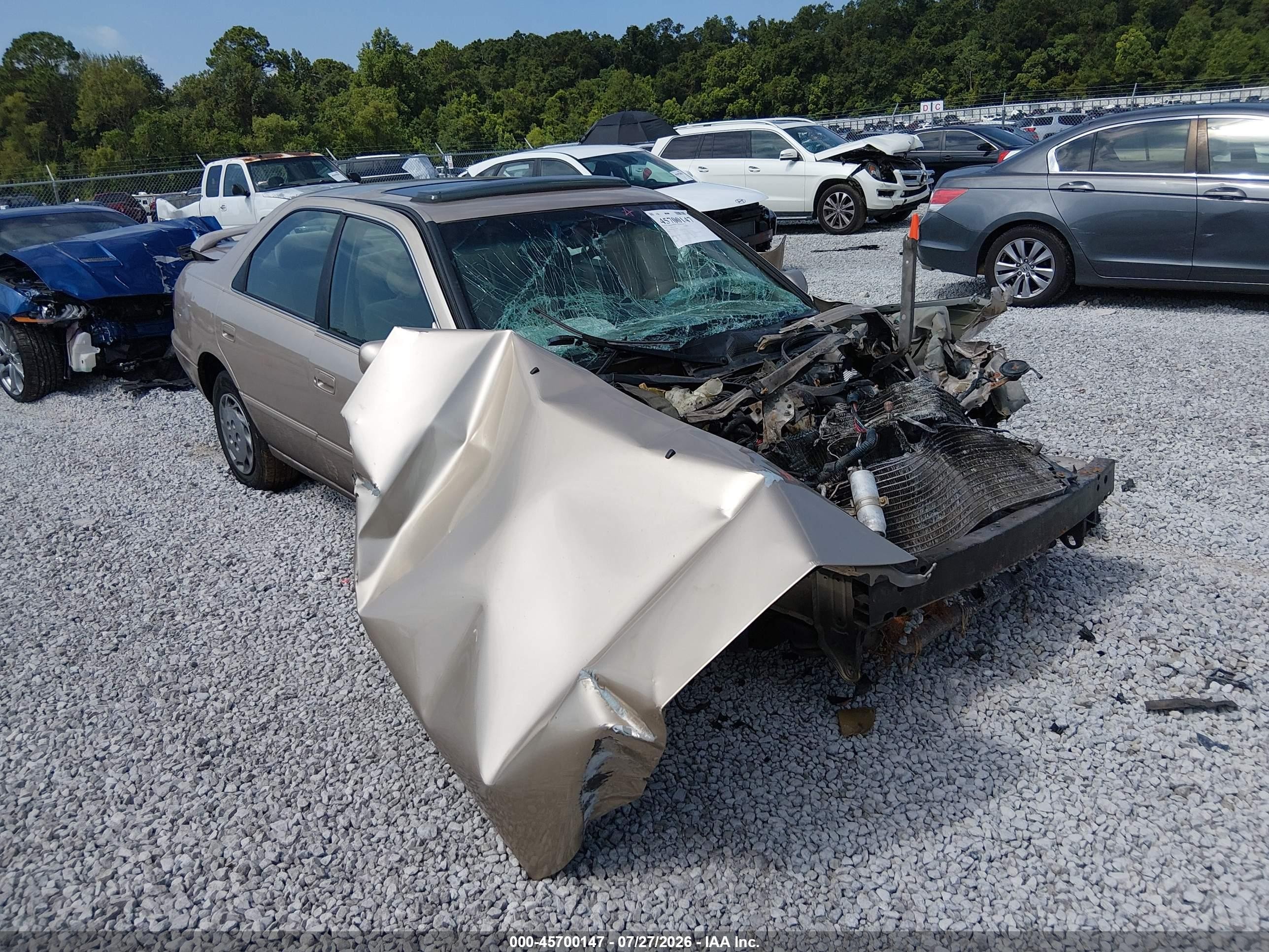 1998 Toyota Camry Le Brown vin: 4T1BG22K0WU337067