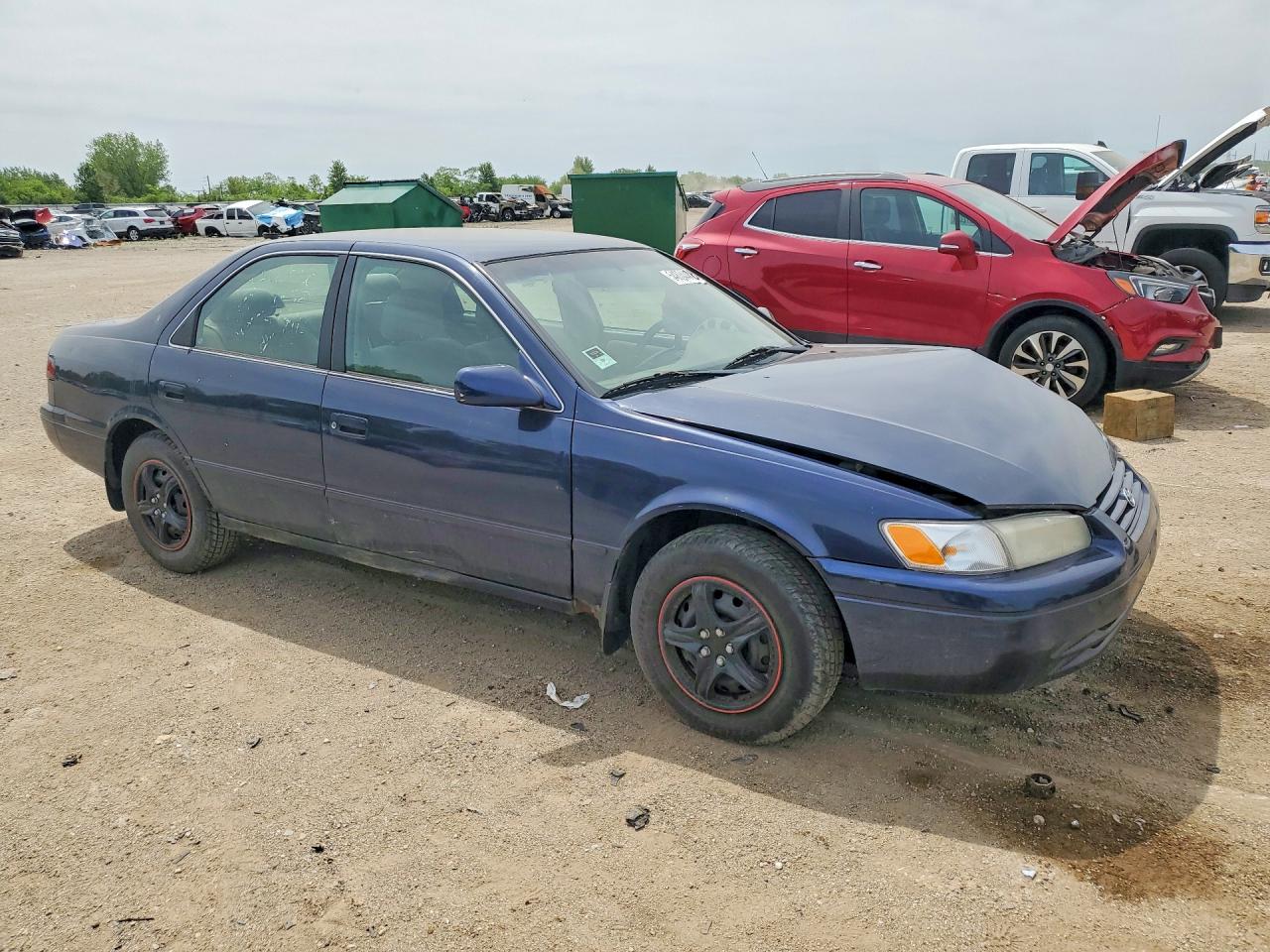 1998 Toyota Camry Le Blue vin: 4T1BG22K0WU382557