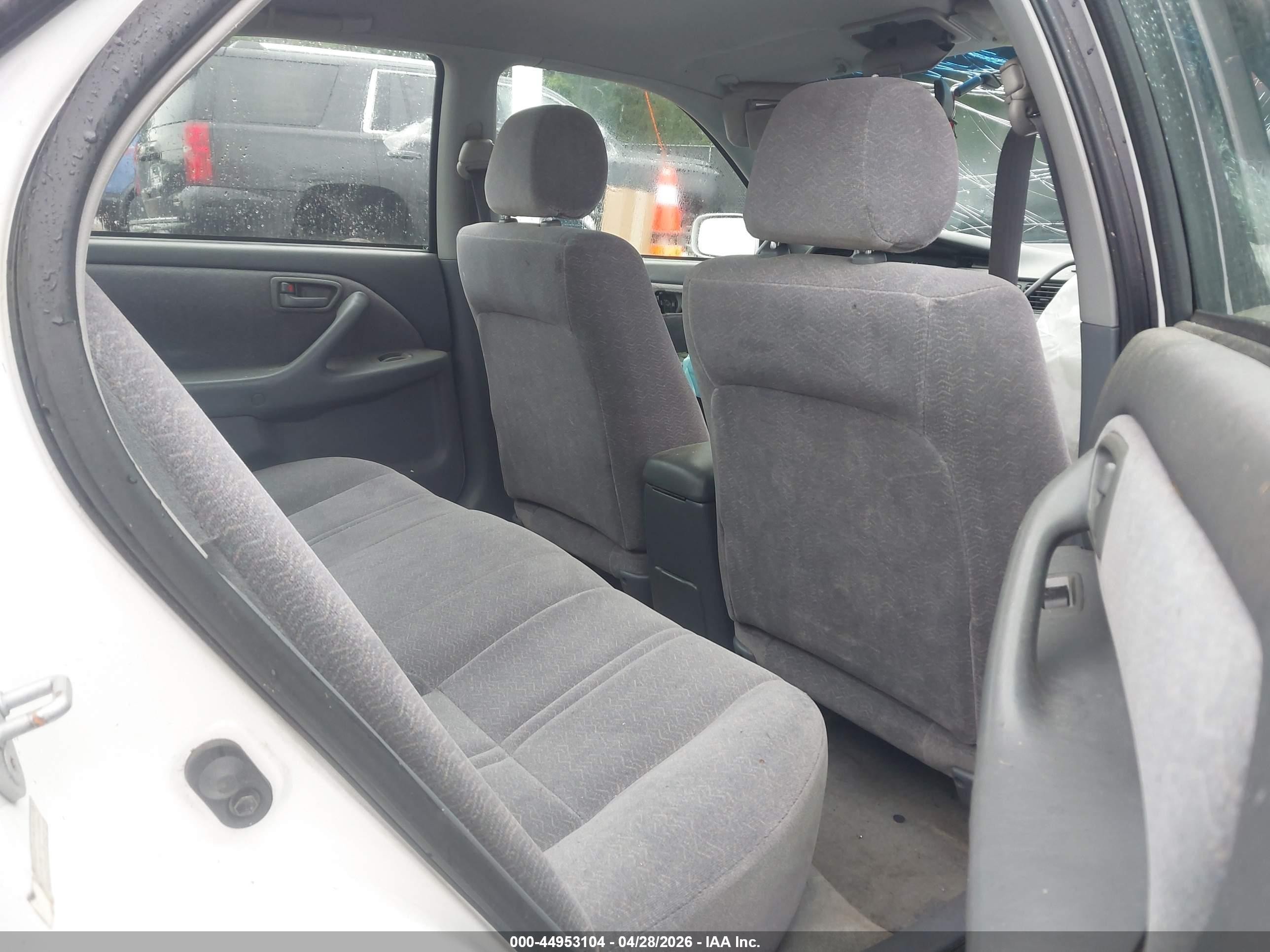 1998 Toyota Camry Le Белый vin: 4T1BG22K0WU389329