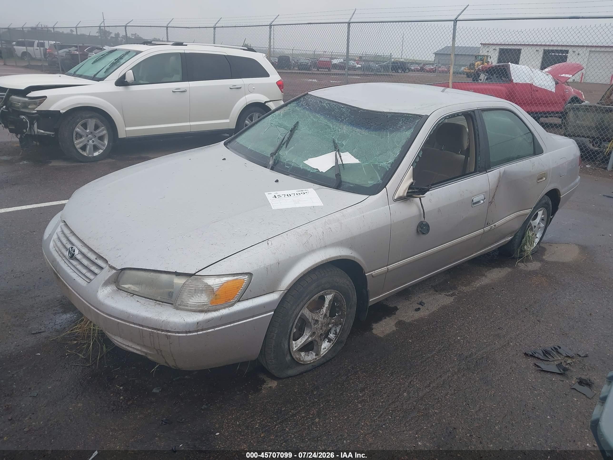 1999 Toyota Camry Le Tan vin: 4T1BG22K0XU584056