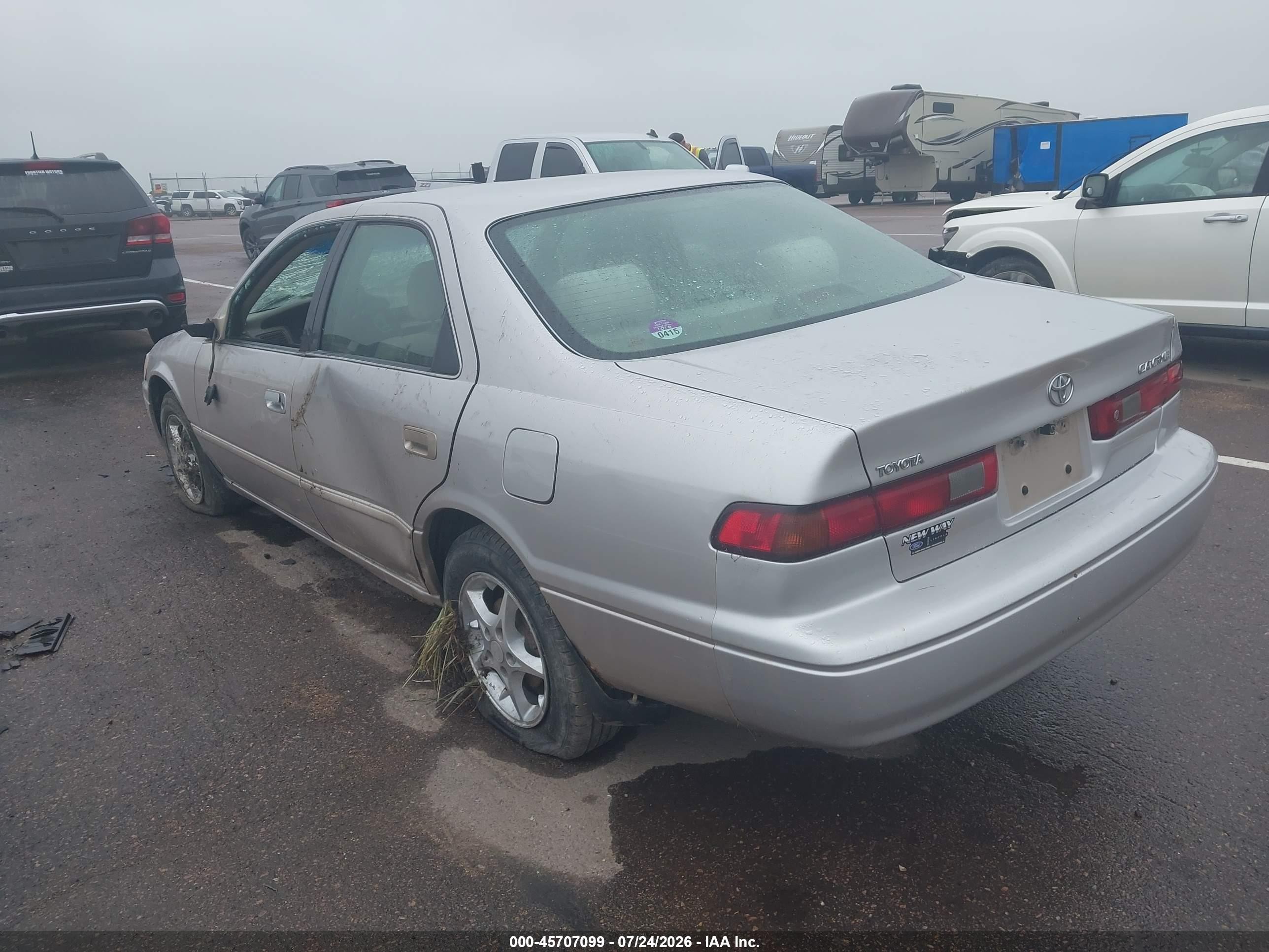 1999 Toyota Camry Le Tan vin: 4T1BG22K0XU584056