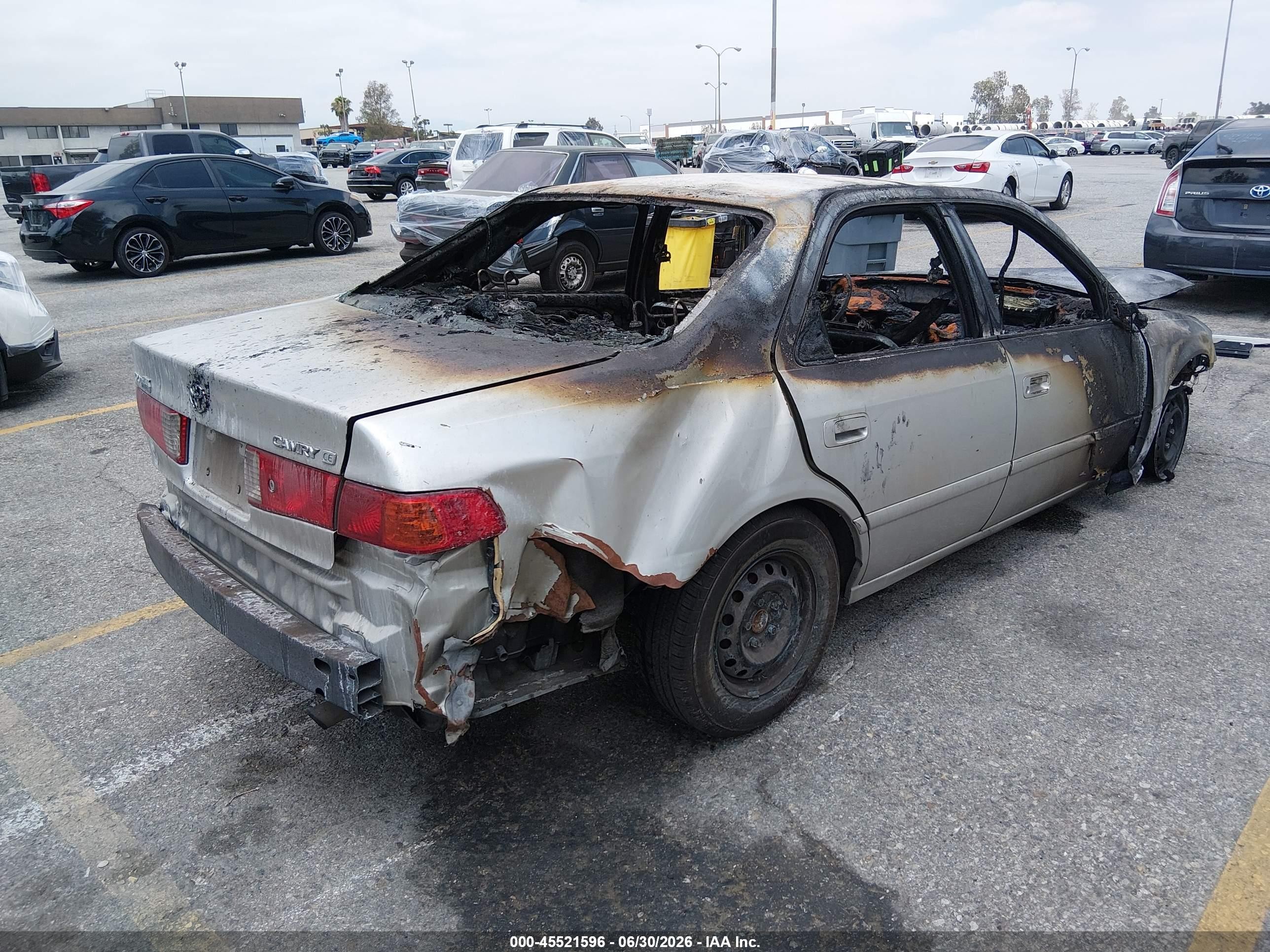 2000 Toyota Camry Ce Gold vin: 4T1BG22K0YU710434