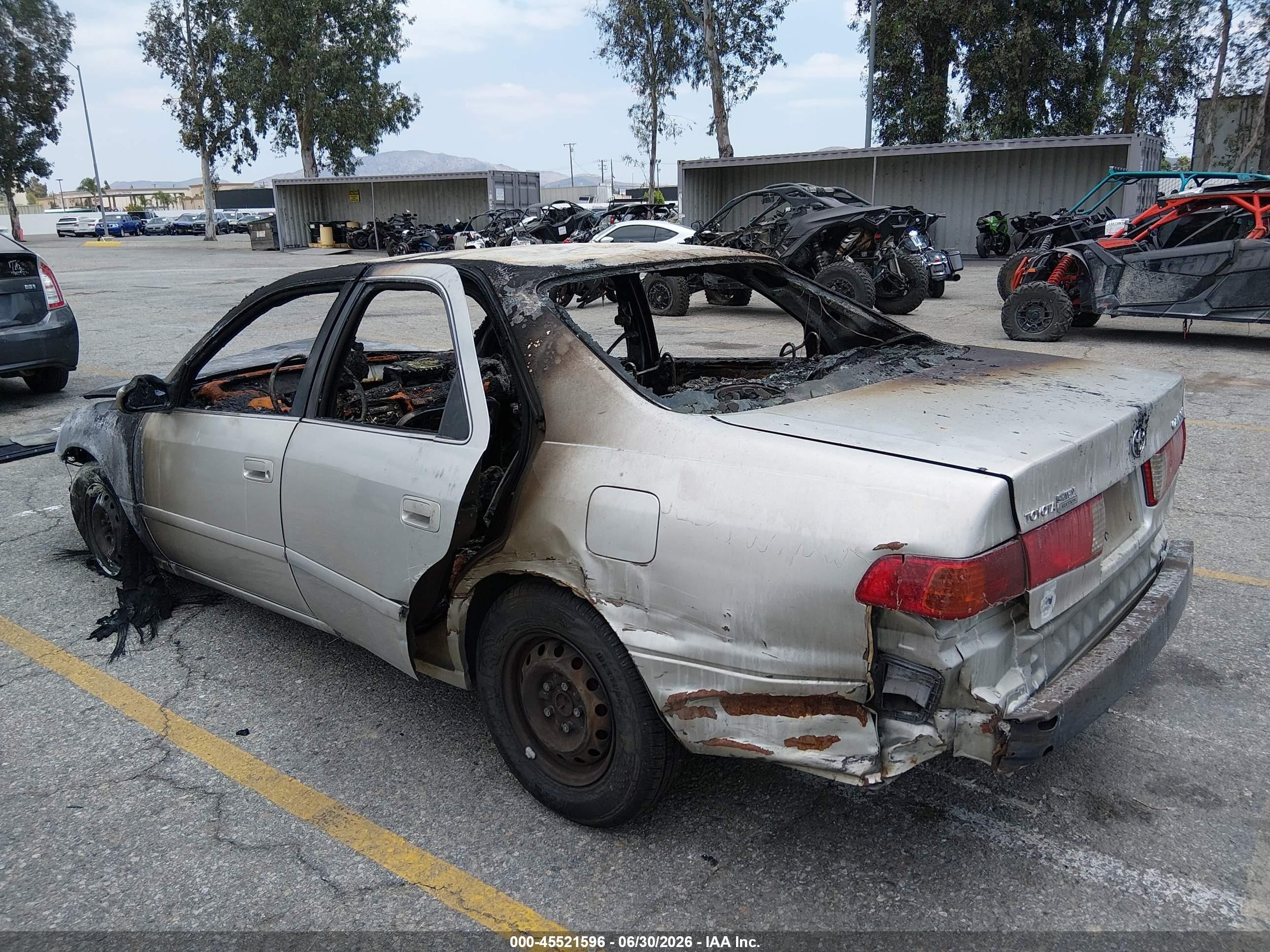 2000 Toyota Camry Ce Gold vin: 4T1BG22K0YU710434