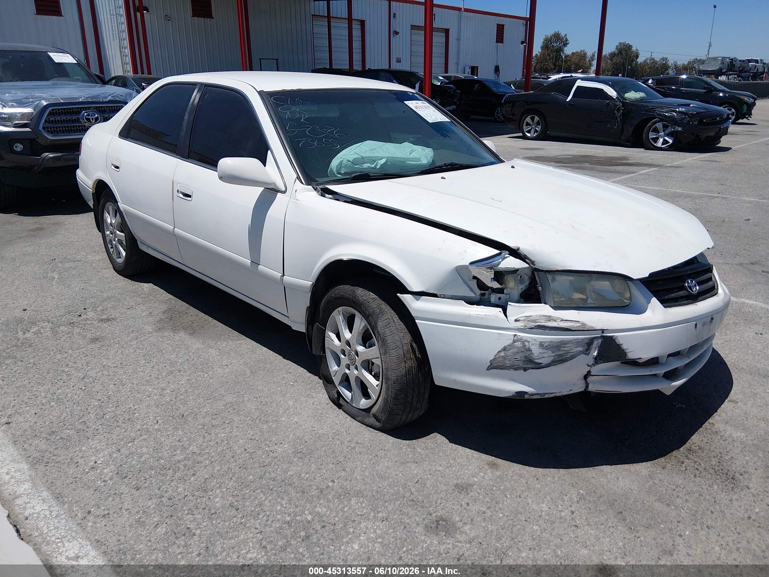 2000 Toyota Camry Ce/le/xle White vin: 4T1BG22K0YU753686